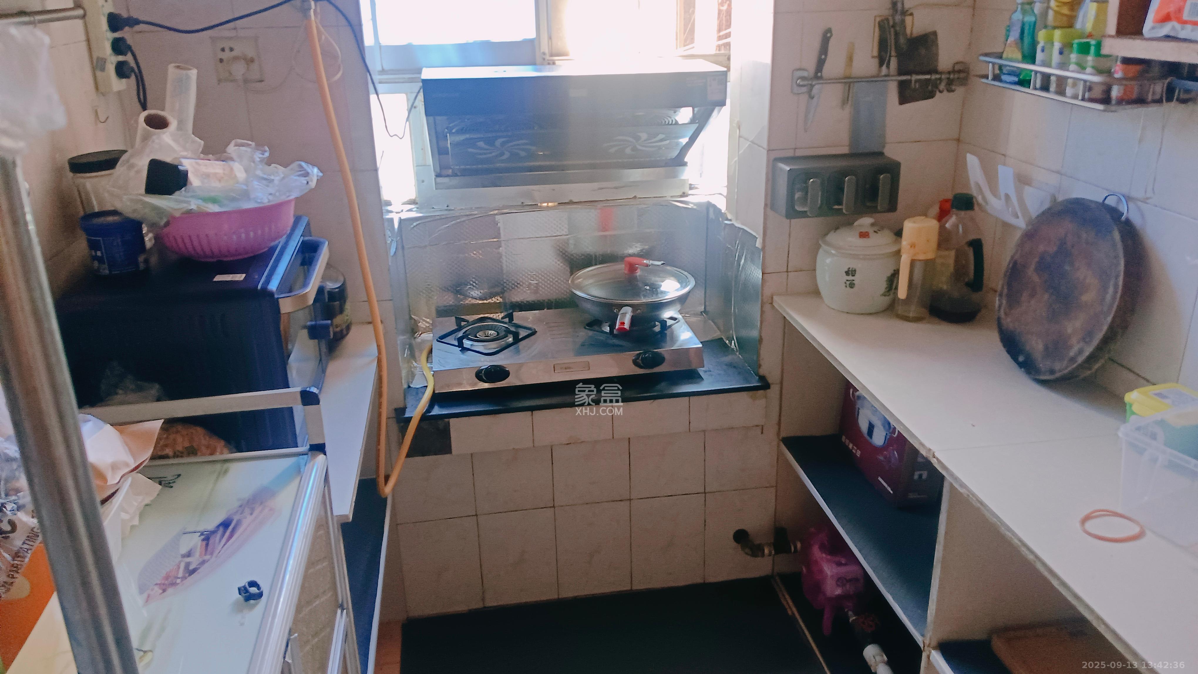 下民航宿舍  3室1厅1卫    1800.0元/月 下民航宿舍  3室1厅1卫    1800.0元/月室内图