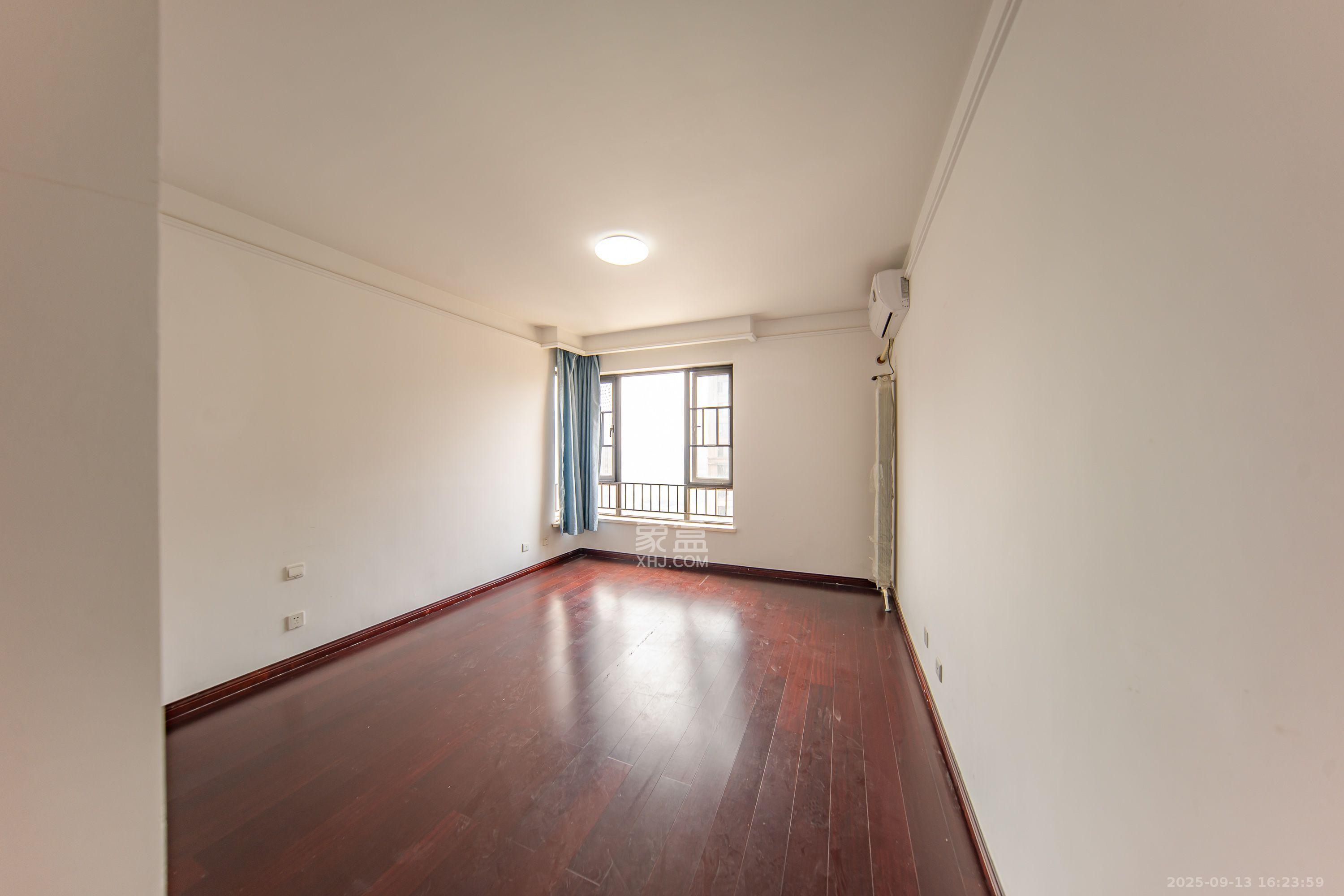 中海国际二期  3室2厅1卫    2000.0元/月 中海国际二期  3室2厅1卫    2000.0元/月室内图