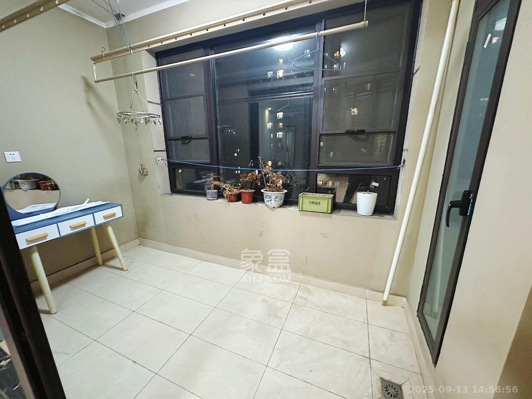 中海国际二期 3室2厅1卫 2100.0元/月 中海国际二期 3室2厅1卫 2100.0元/月室内图