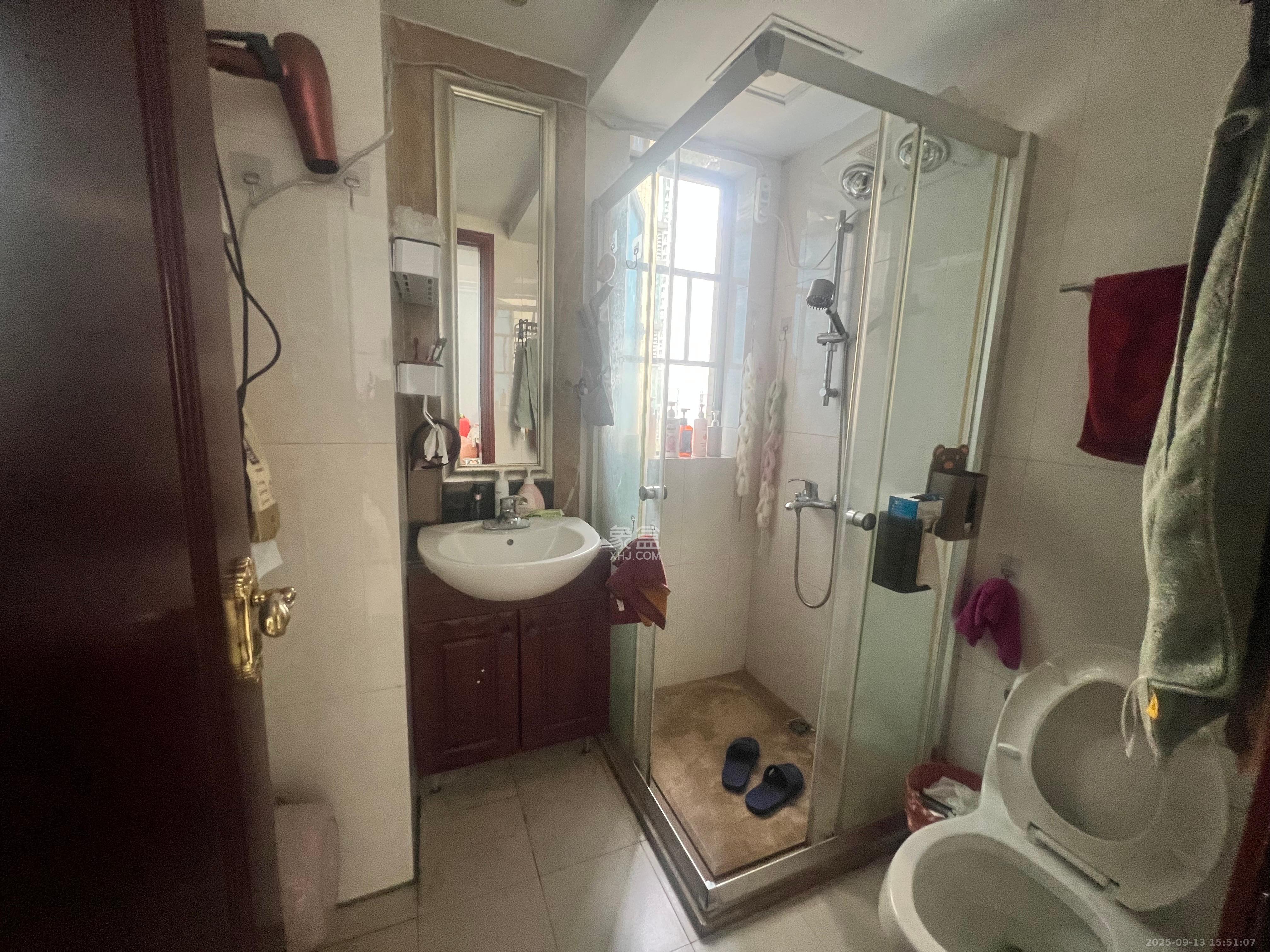 恒大绿洲  2室2厅1卫    2300.0元/月室内图