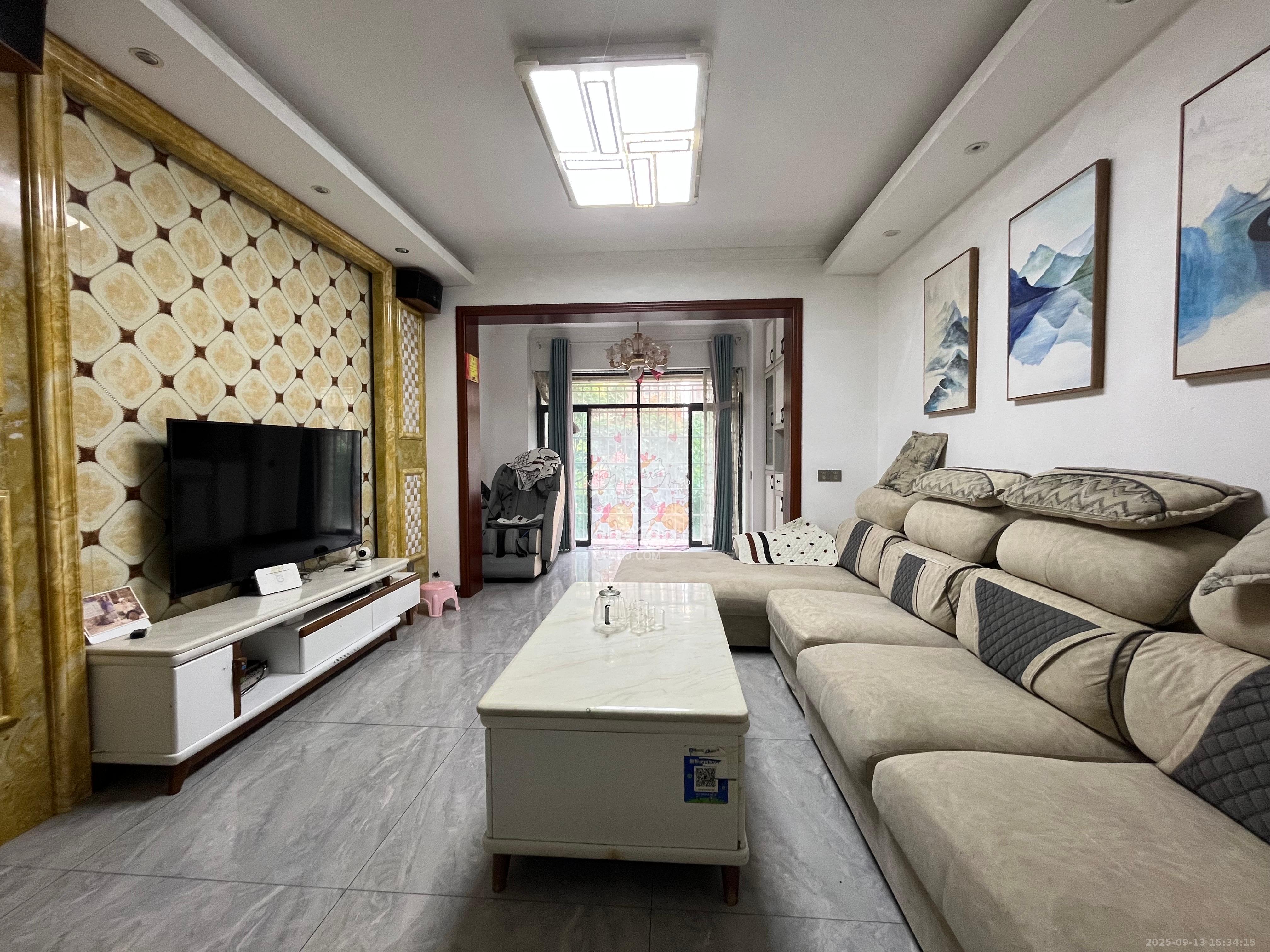 山水湾  3室2厅1卫    2150.0元/月 山水湾  3室2厅1卫    2150.0元/月室内图