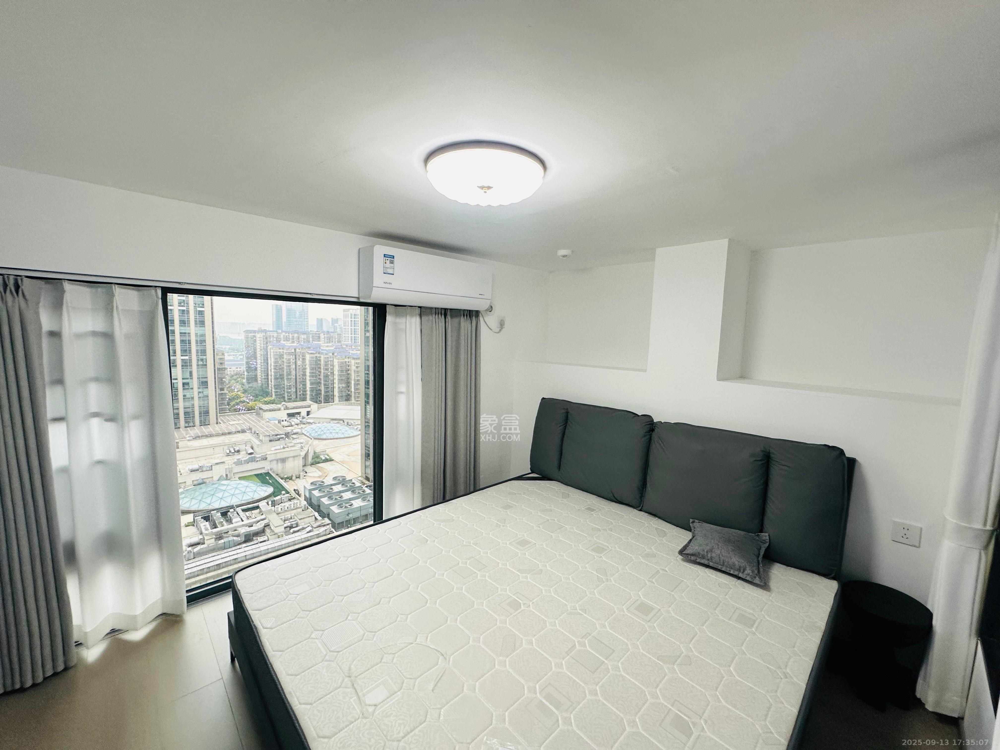 卓越中寰  2室1厅1卫    2700.0元/月室内图