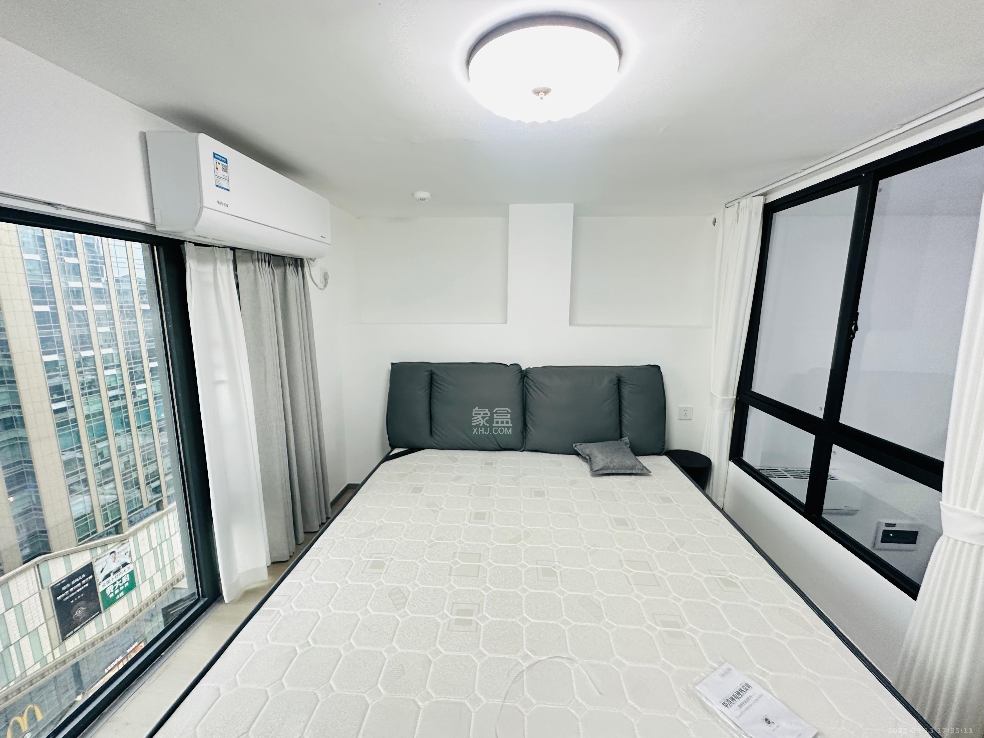 卓越中寰  2室1厅1卫    2700.0元/月室内图