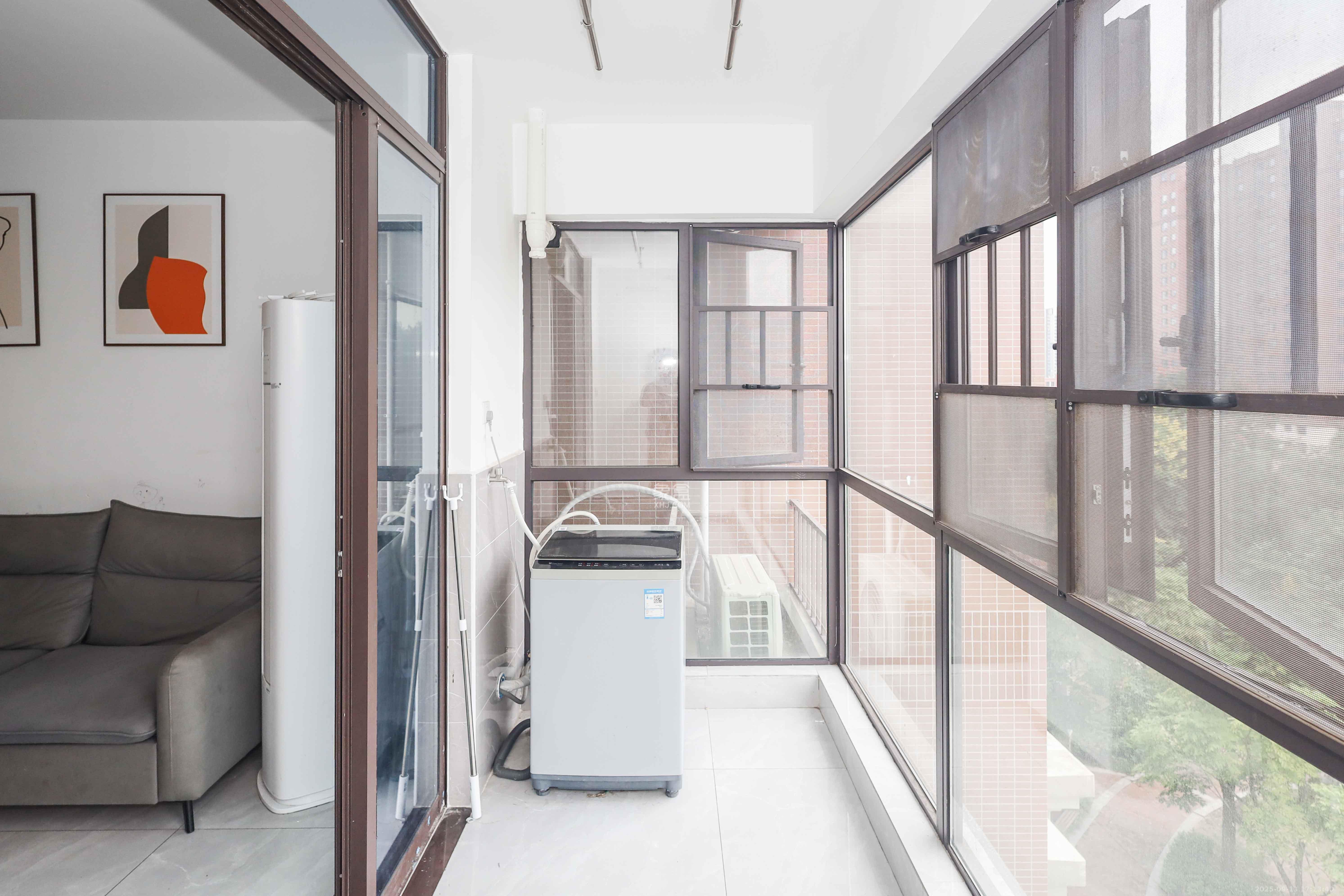 中冶中央公园 3室2厅1卫 110.0万 中冶中央公园 3室2厅1卫 110.0万阳台