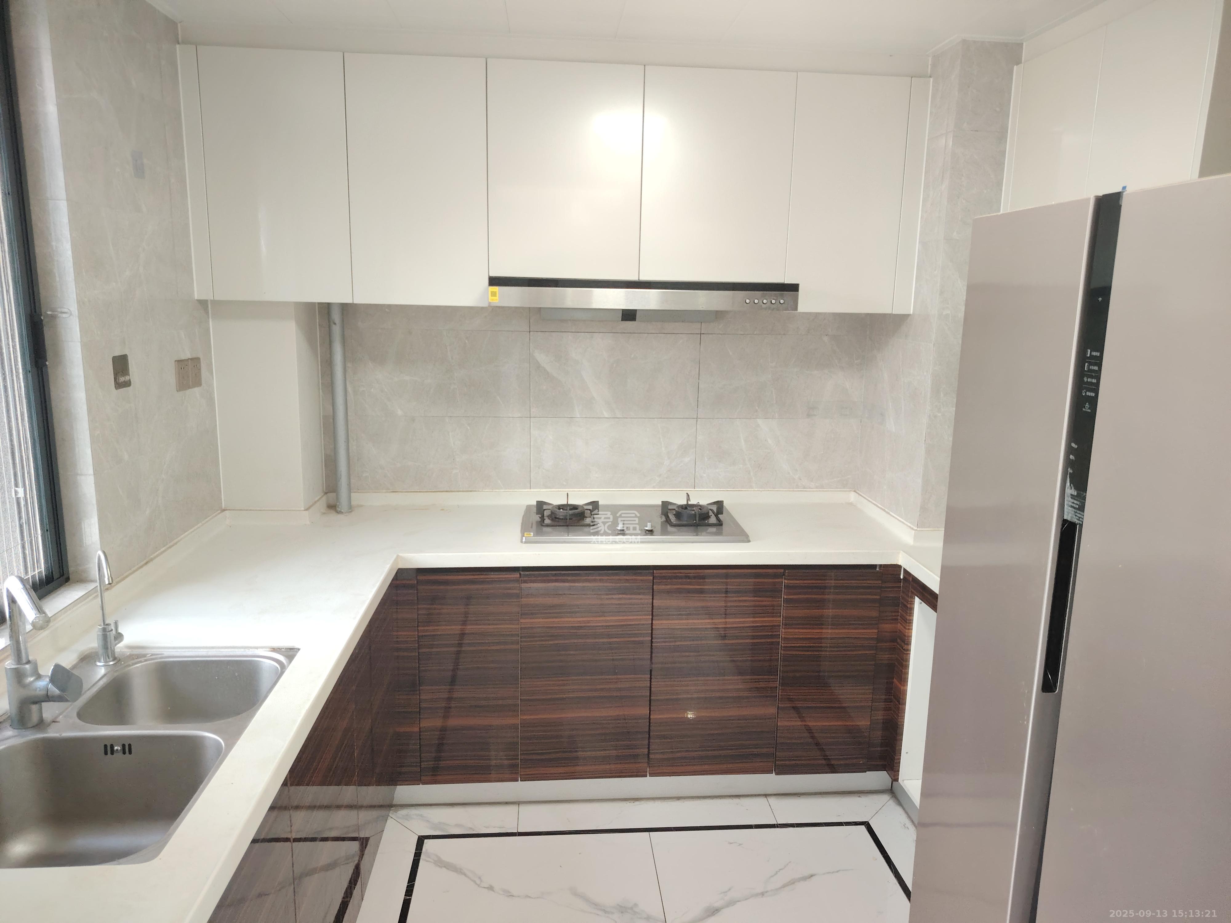 中海阅江府  4室2厅2卫    4500.0元/月 中海阅江府  4室2厅2卫    4500.0元/月室内图