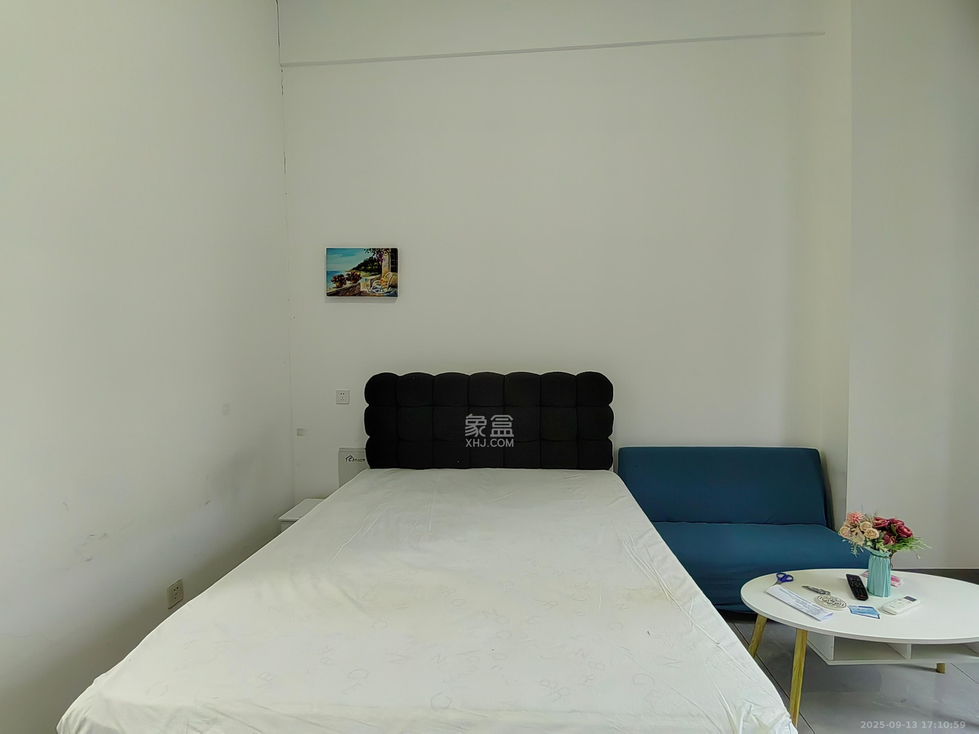 芙蓉万国城MOMA(卓越汇富苑) 1室1厅1卫 1400.0元/月 芙蓉万国城MOMA(卓越汇富苑) 1室1厅1卫 1400.0元/月室内图