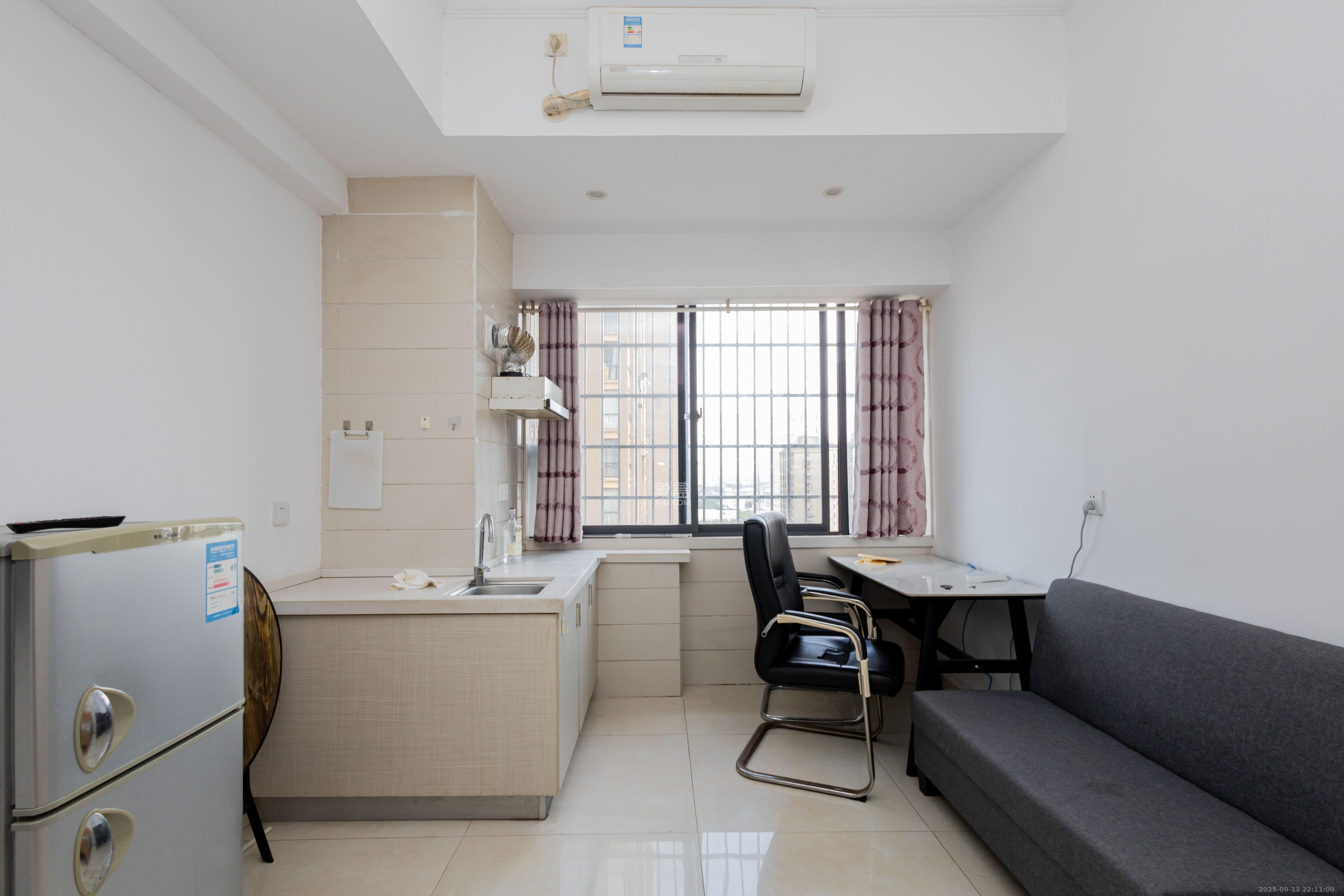 佐佑大厦 1室1厅1卫 14.8万 佐佑大厦 1室1厅1卫 14.8万厨房