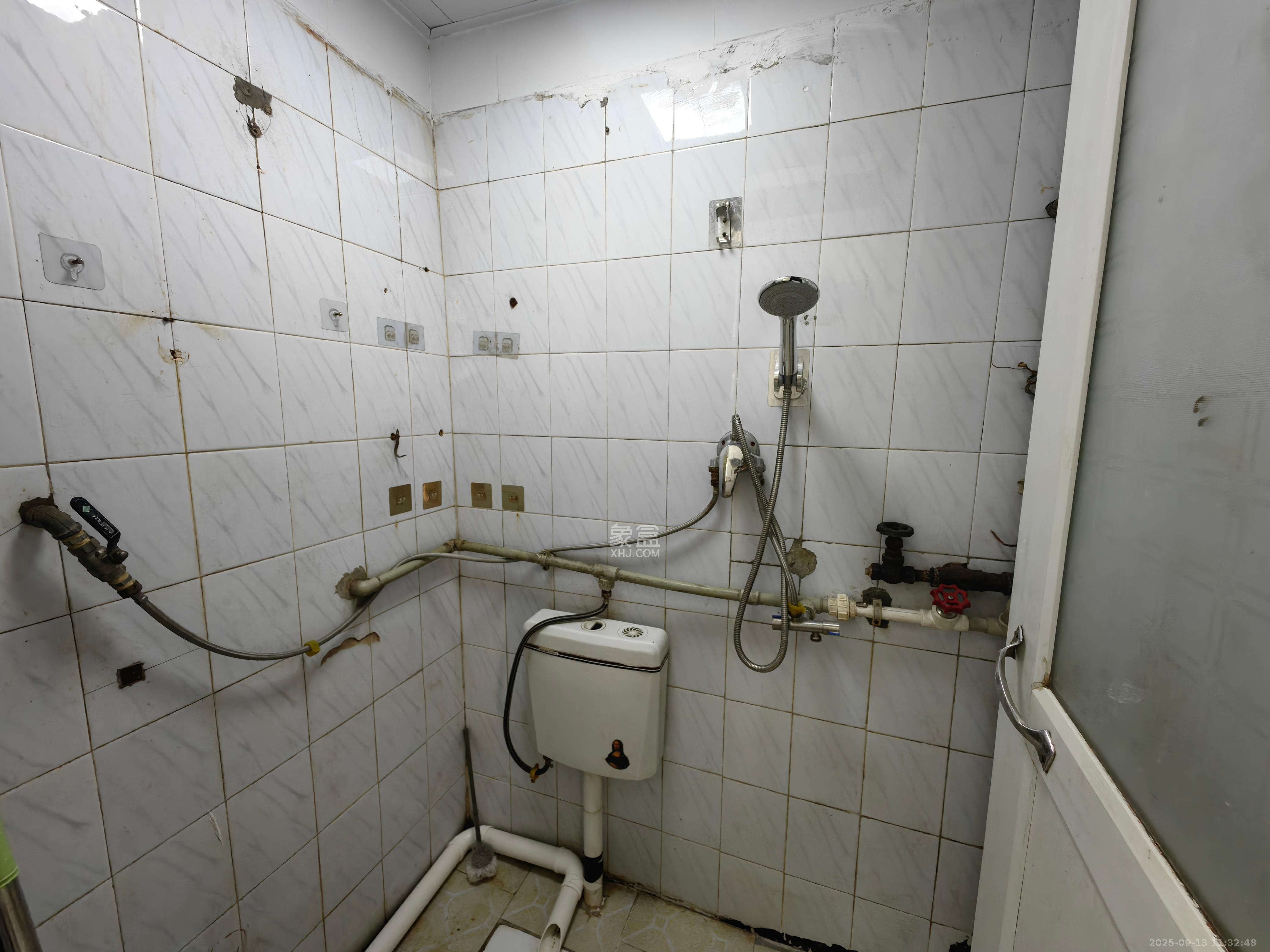 人民新村 2室1厅1卫 1300.0元/月 人民新村 2室1厅1卫 1300.0元/月室内图