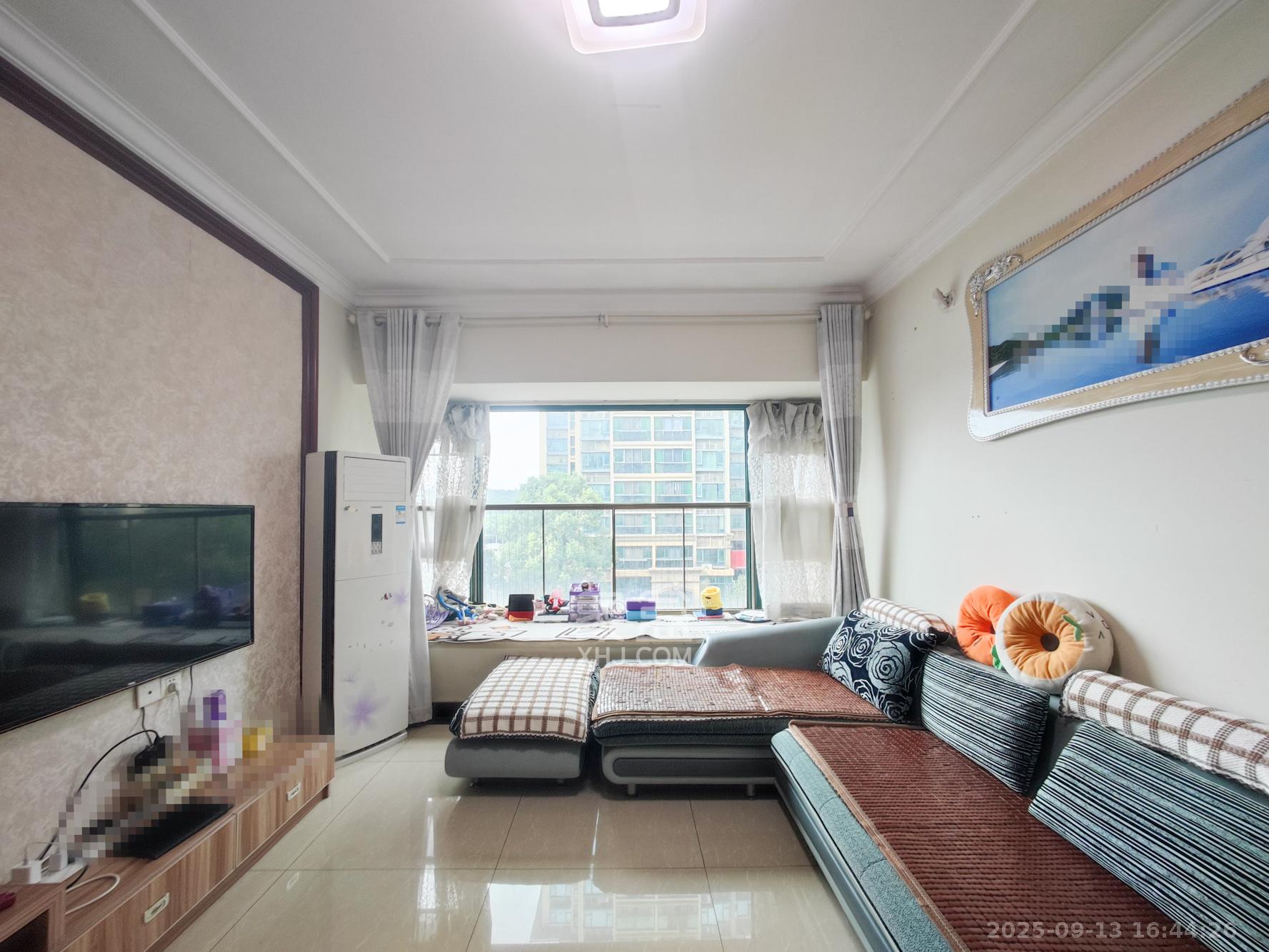 恒大城 3室2厅1卫 66.0万 恒大城 3室2厅1卫 66.0万客厅