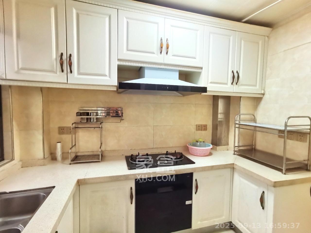 山语城三期  3室2厅2卫    2100.0元/月 山语城三期  3室2厅2卫    2100.0元/月室内图