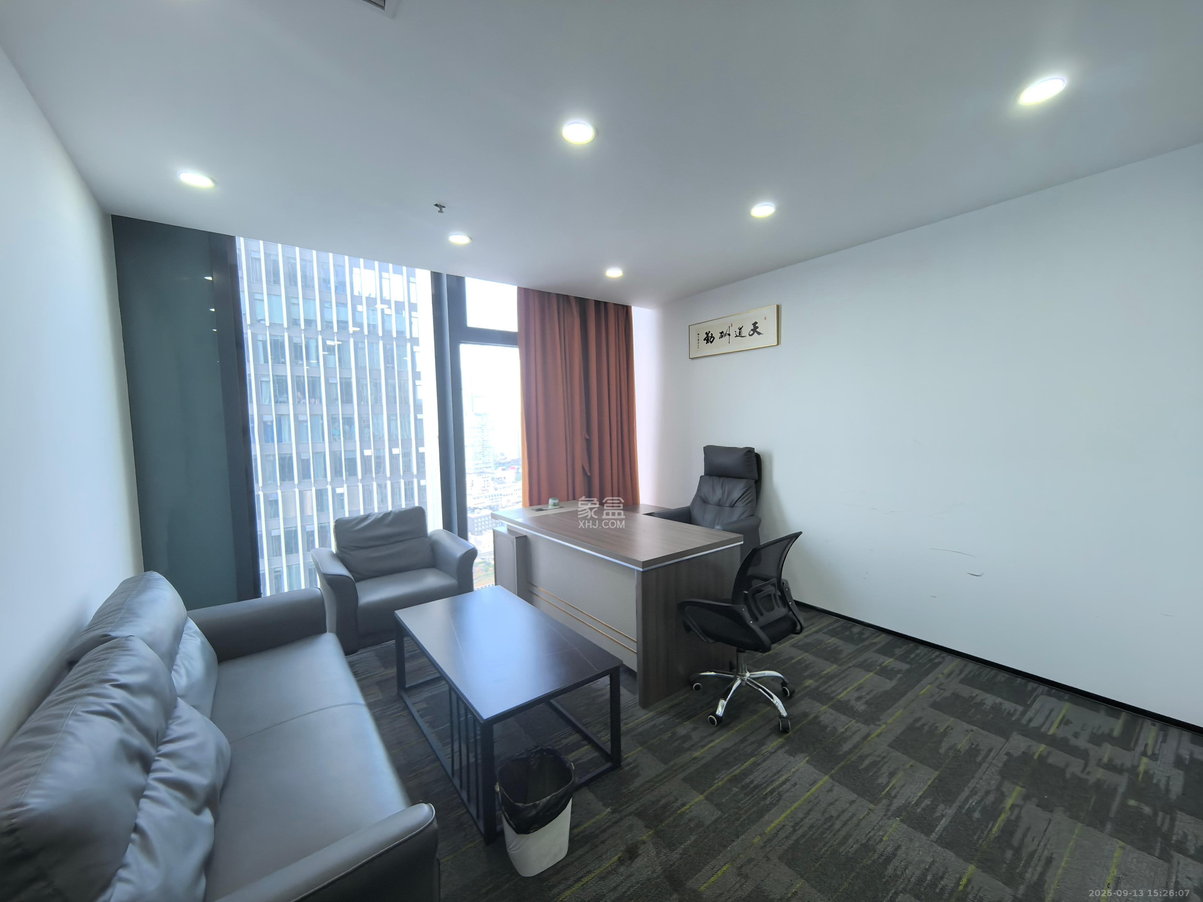 万达广场   228.0㎡      10000.0元/月室内图