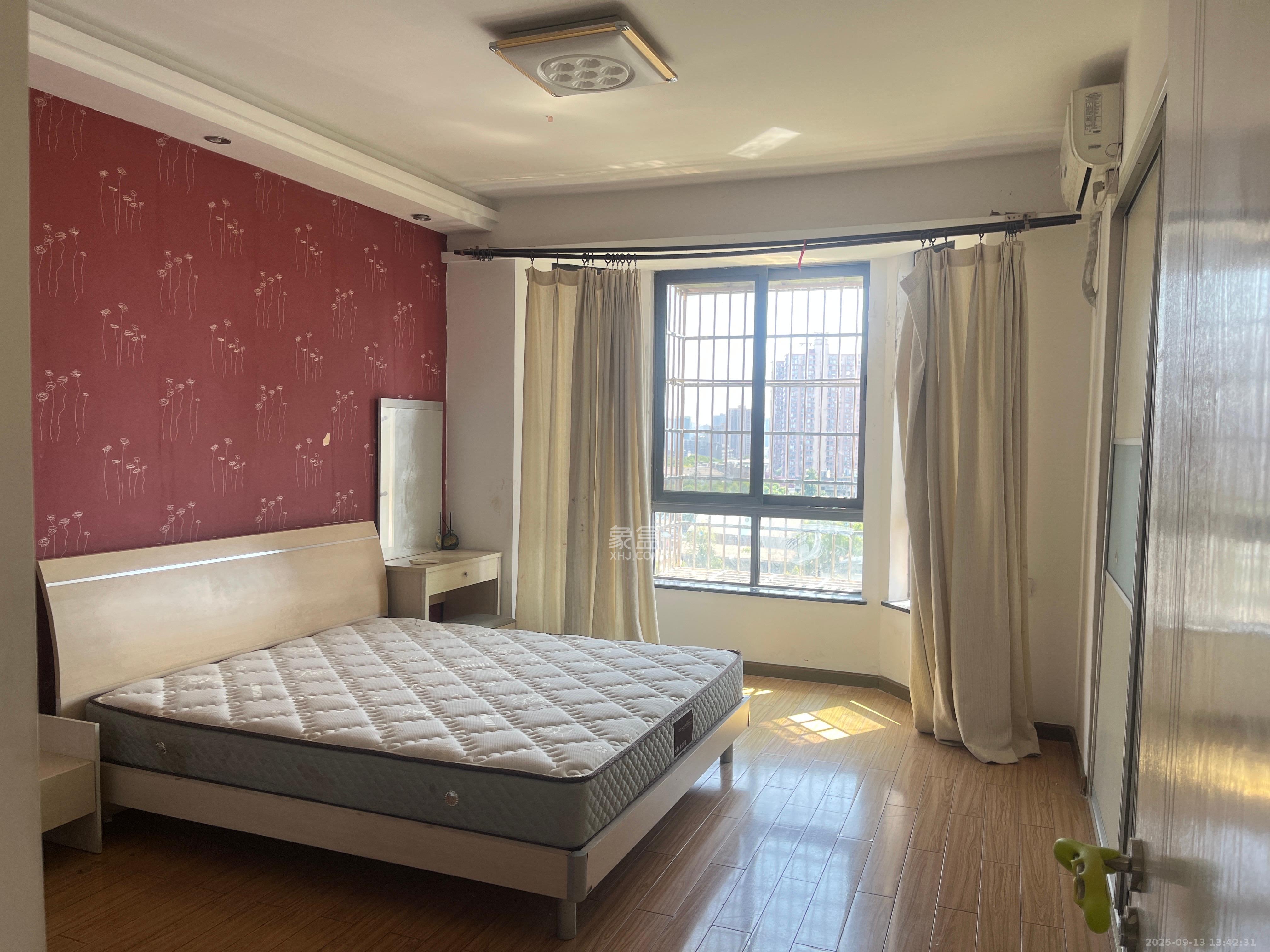 上海城小区 3室2厅2卫 2400.0元/月 上海城小区 3室2厅2卫 2400.0元/月室内图