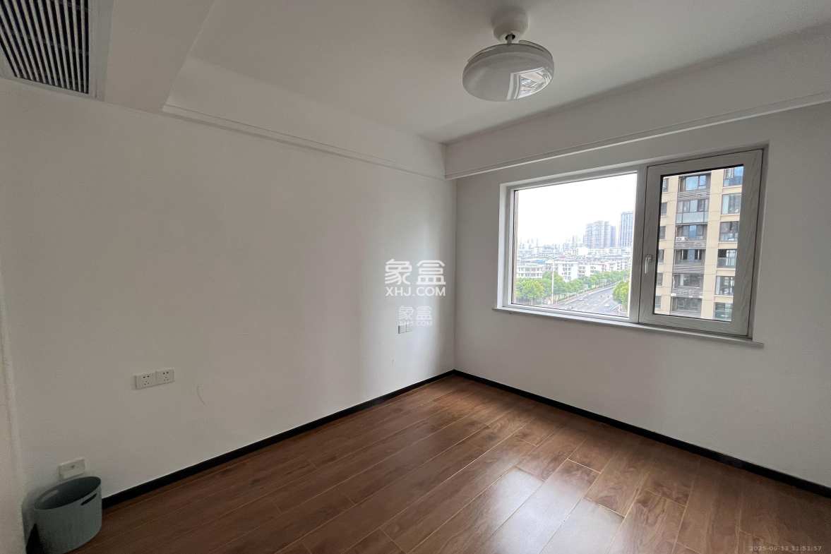 华润琨瑜府  4室2厅2卫    4500.0元/月 华润琨瑜府  4室2厅2卫    4500.0元/月室内图