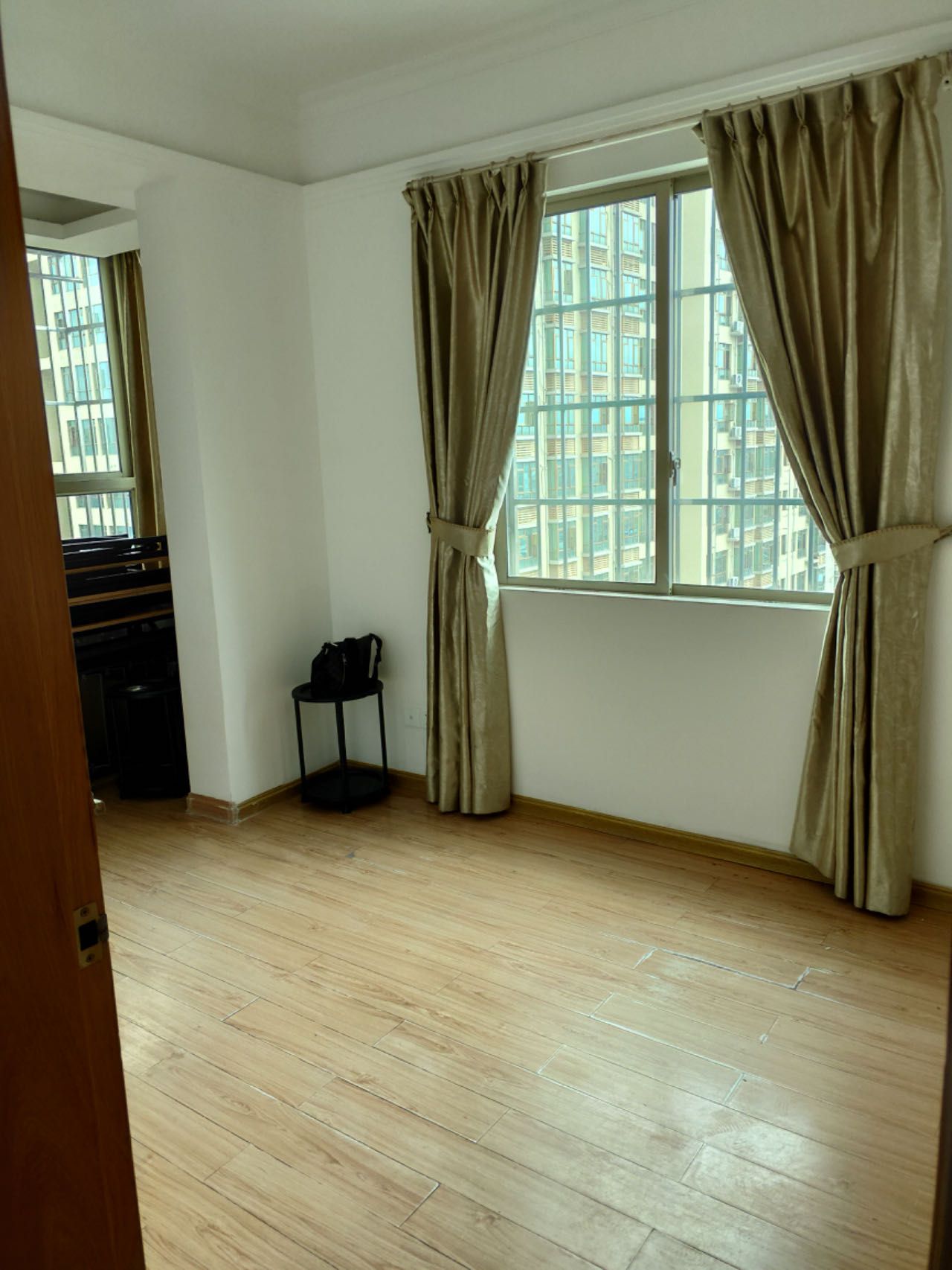 进步亚泰 1室0厅0卫 1700.0元/月 进步亚泰 1室0厅0卫 1700.0元/月室内图