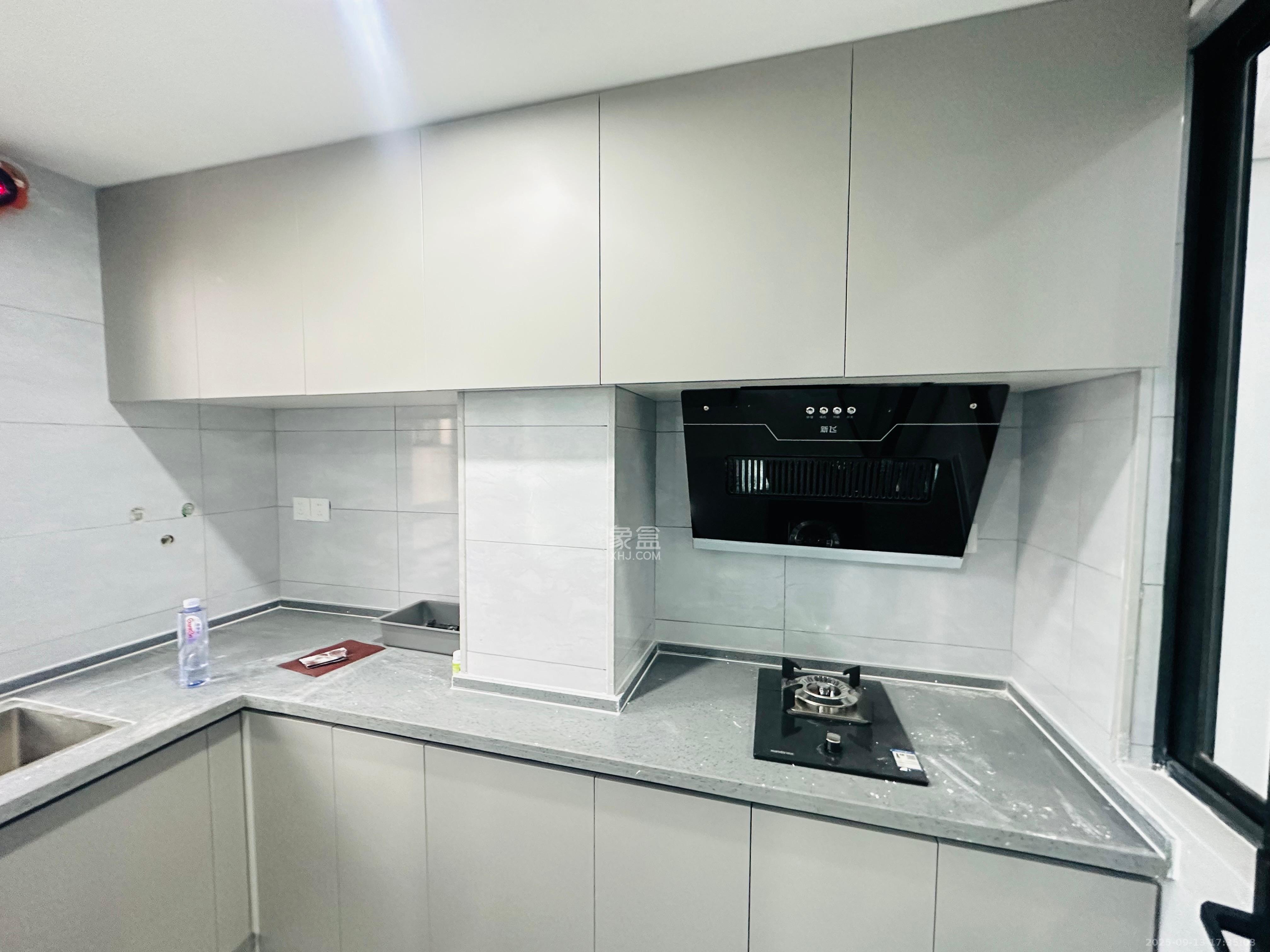 卓越中寰  2室1厅1卫    2700.0元/月室内图