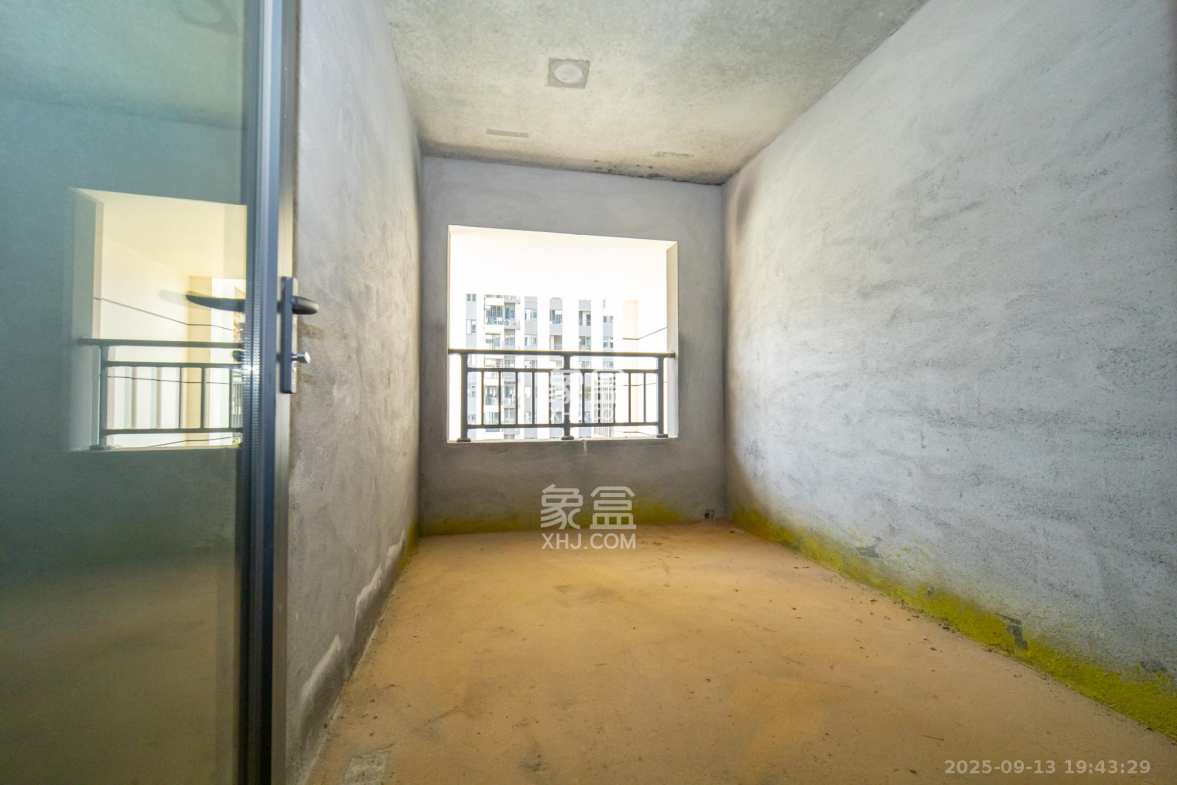 保利和光尘樾 4室2厅1卫 152.0万 保利和光尘樾 4室2厅1卫 152.0万卧室