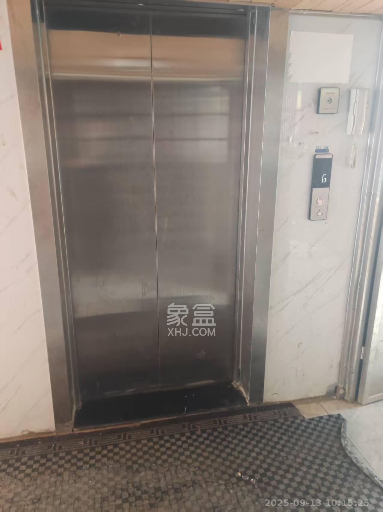 岳麓区教师村 3室2厅1卫 2600.0元/月 岳麓区教师村 3室2厅1卫 2600.0元/月室内图