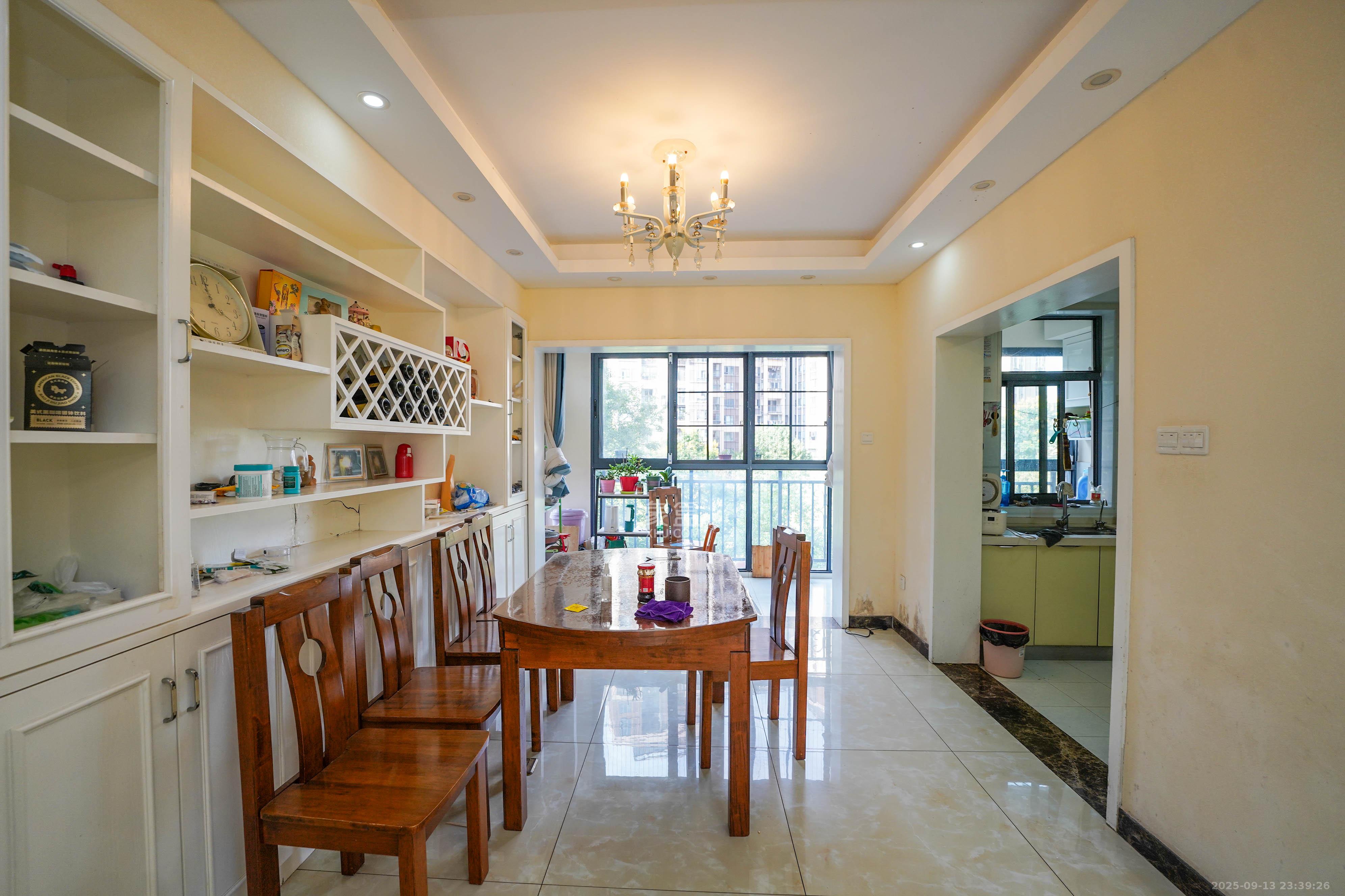 五矿紫湖香醍  1室2厅2卫    132.8万 五矿紫湖香醍  1室2厅2卫    132.8万客厅