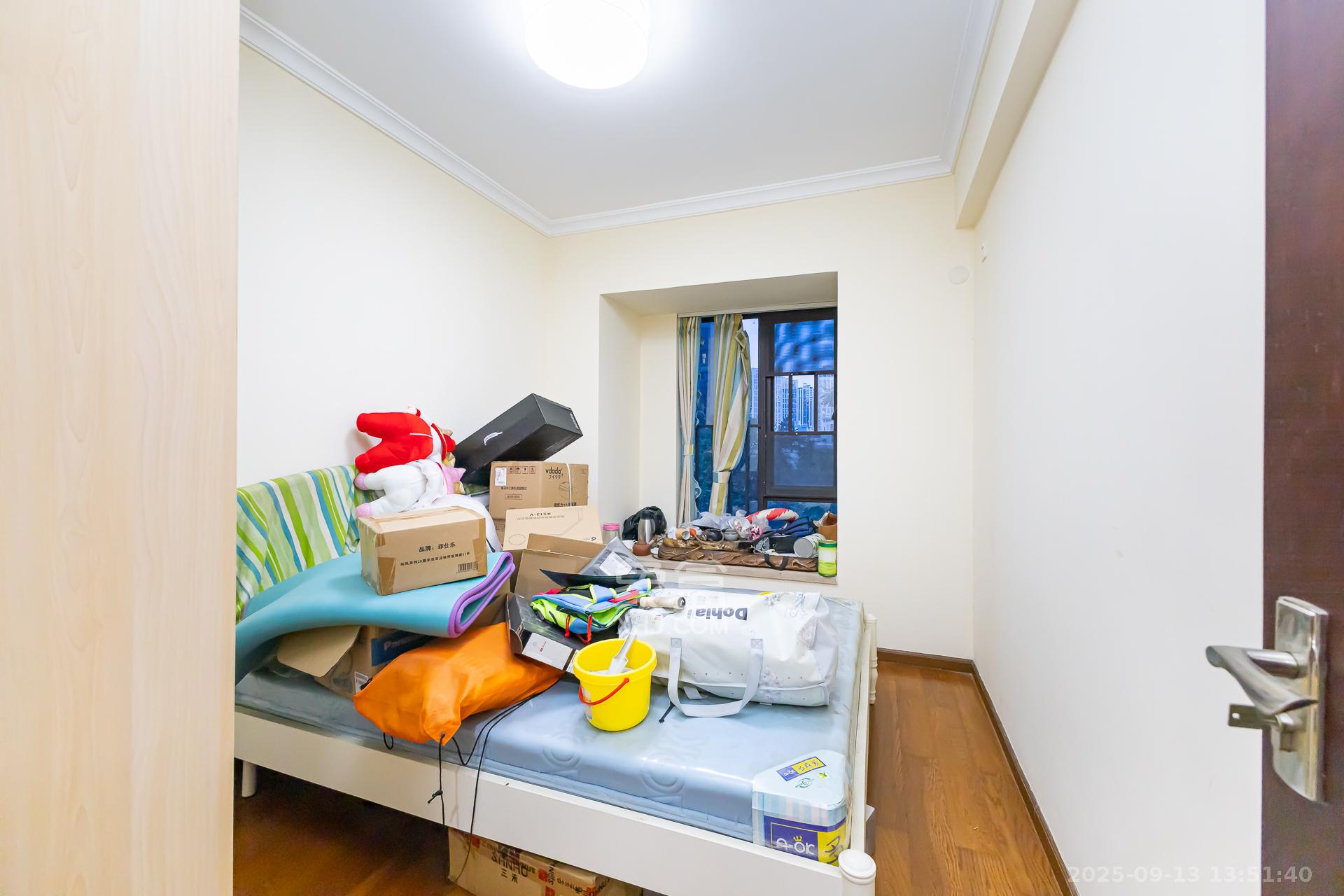 时代倾城一期 3室2厅2卫 71.0万 时代倾城一期 3室2厅2卫 71.0万卧室