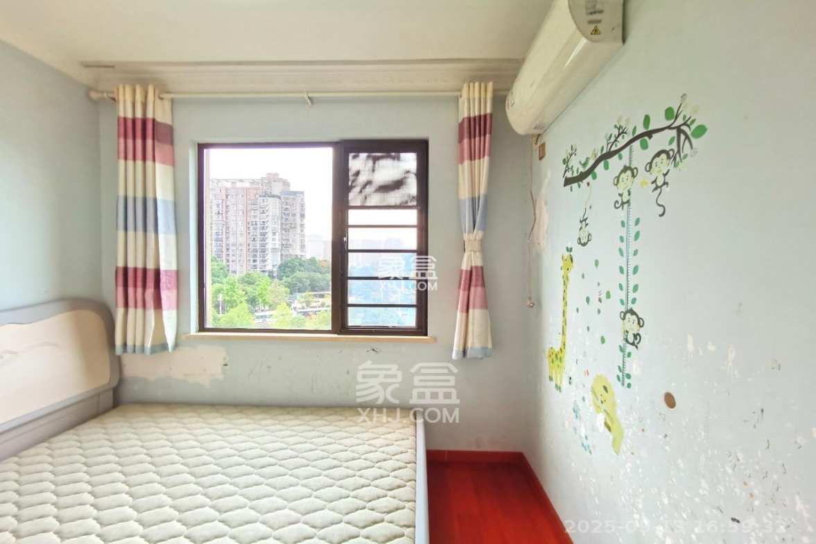 山语城三期  3室2厅2卫    2100.0元/月 山语城三期  3室2厅2卫    2100.0元/月室内图