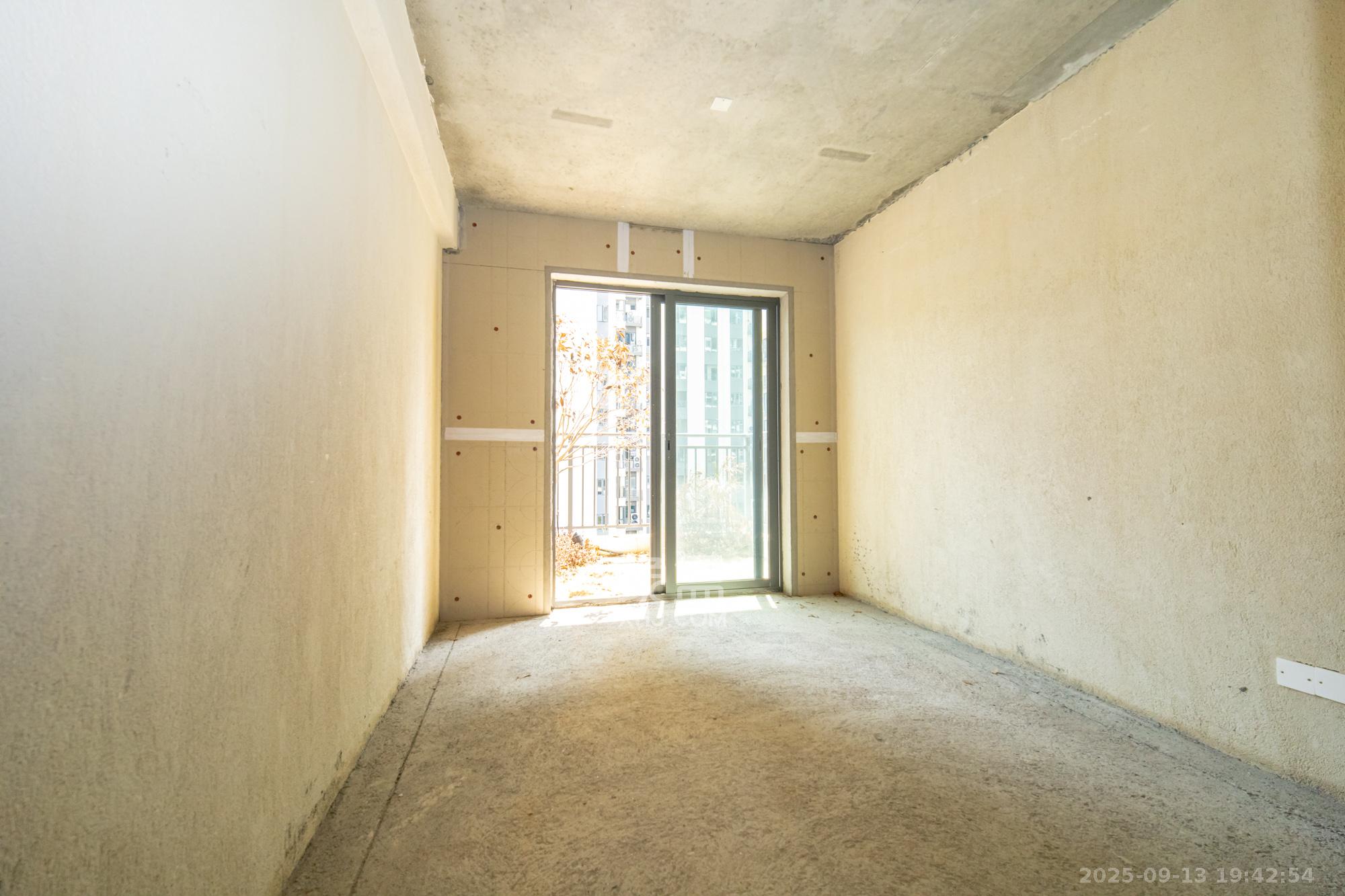 保利和光尘樾 4室2厅2卫 152.0万 保利和光尘樾 4室2厅2卫 152.0万卧室