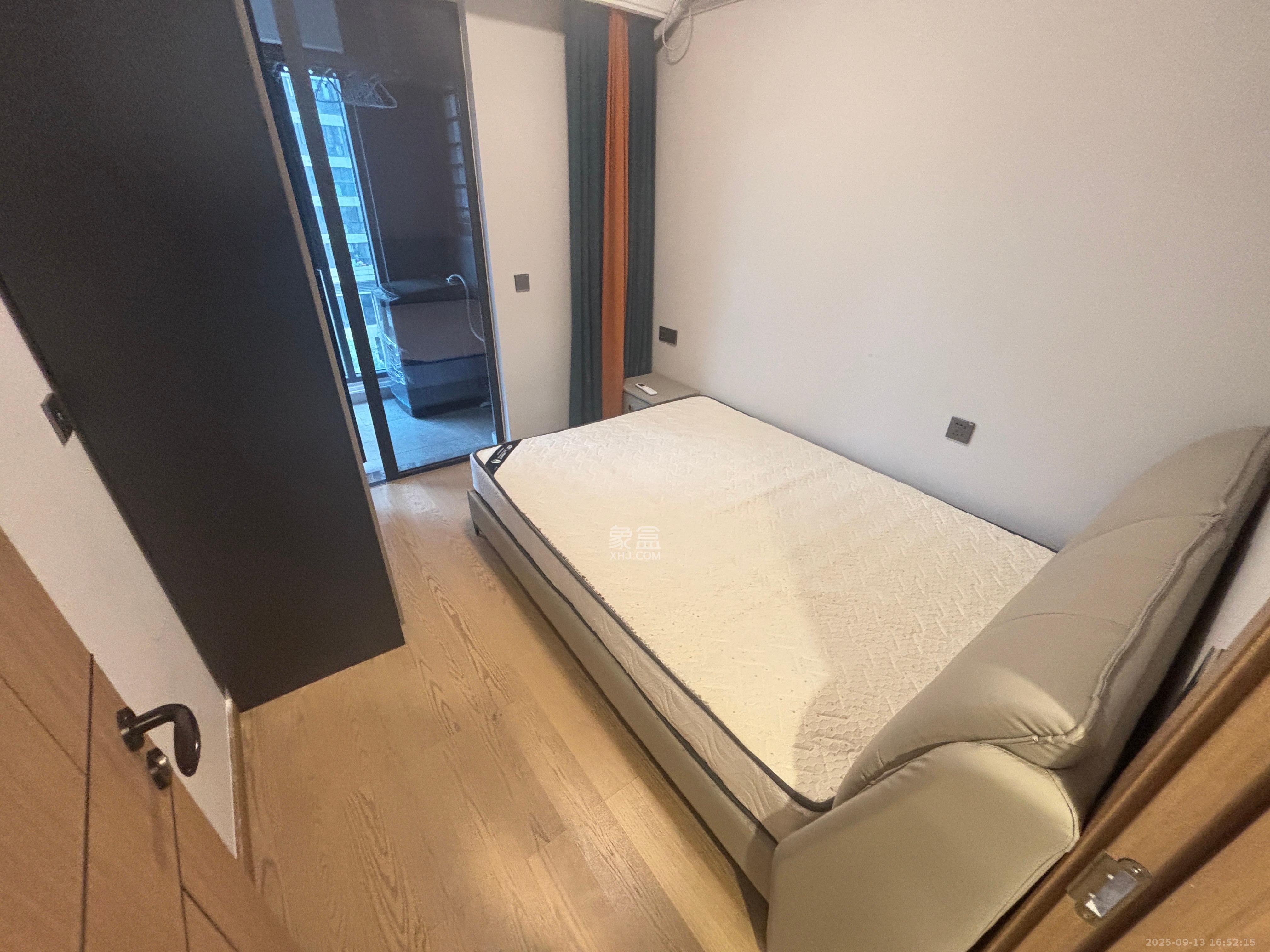 爱家当代境  3室2厅1卫    3300.0元/月室内图