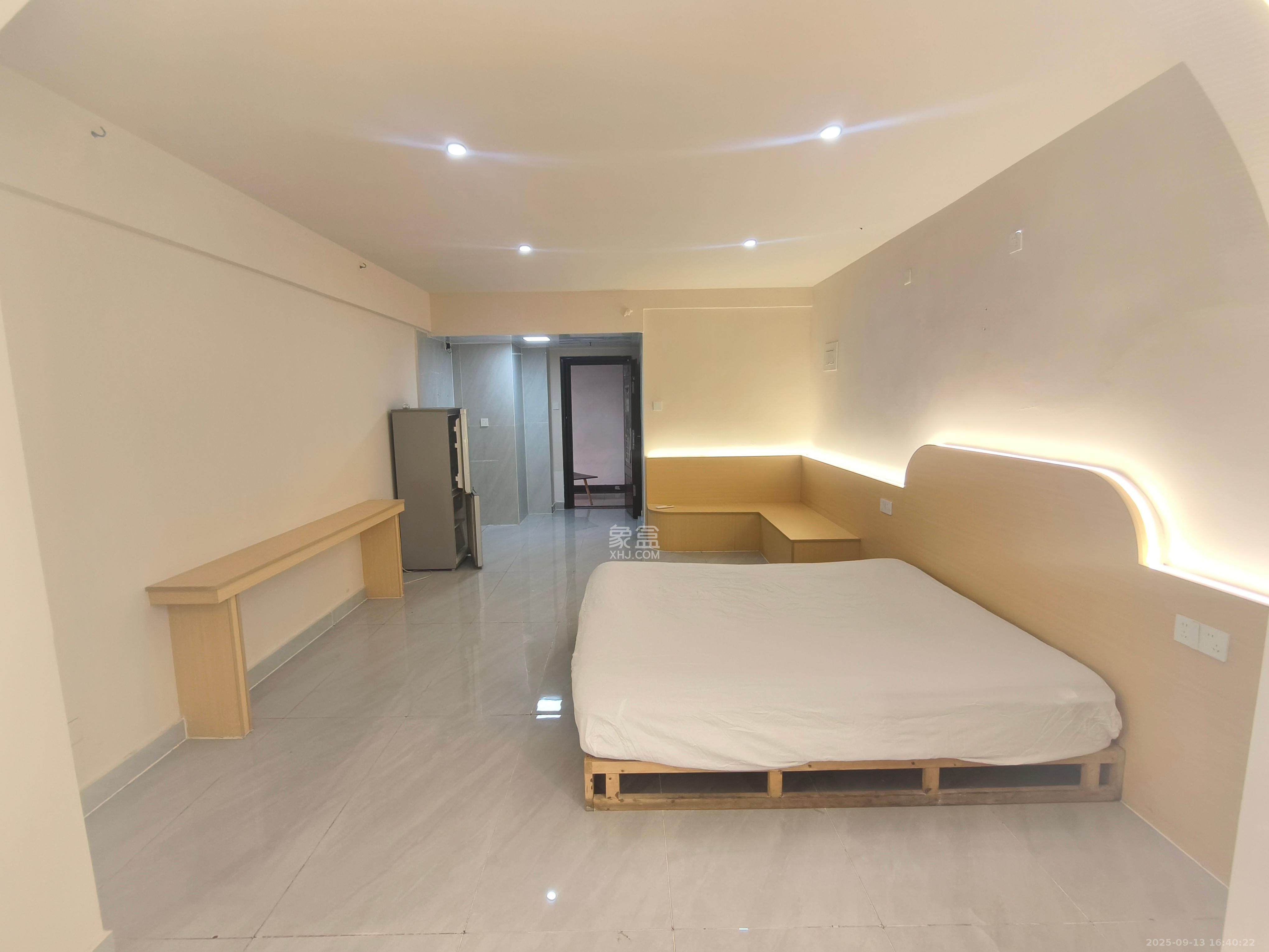 七彩丽都  1室1厅1卫   2200.00元/月室内图