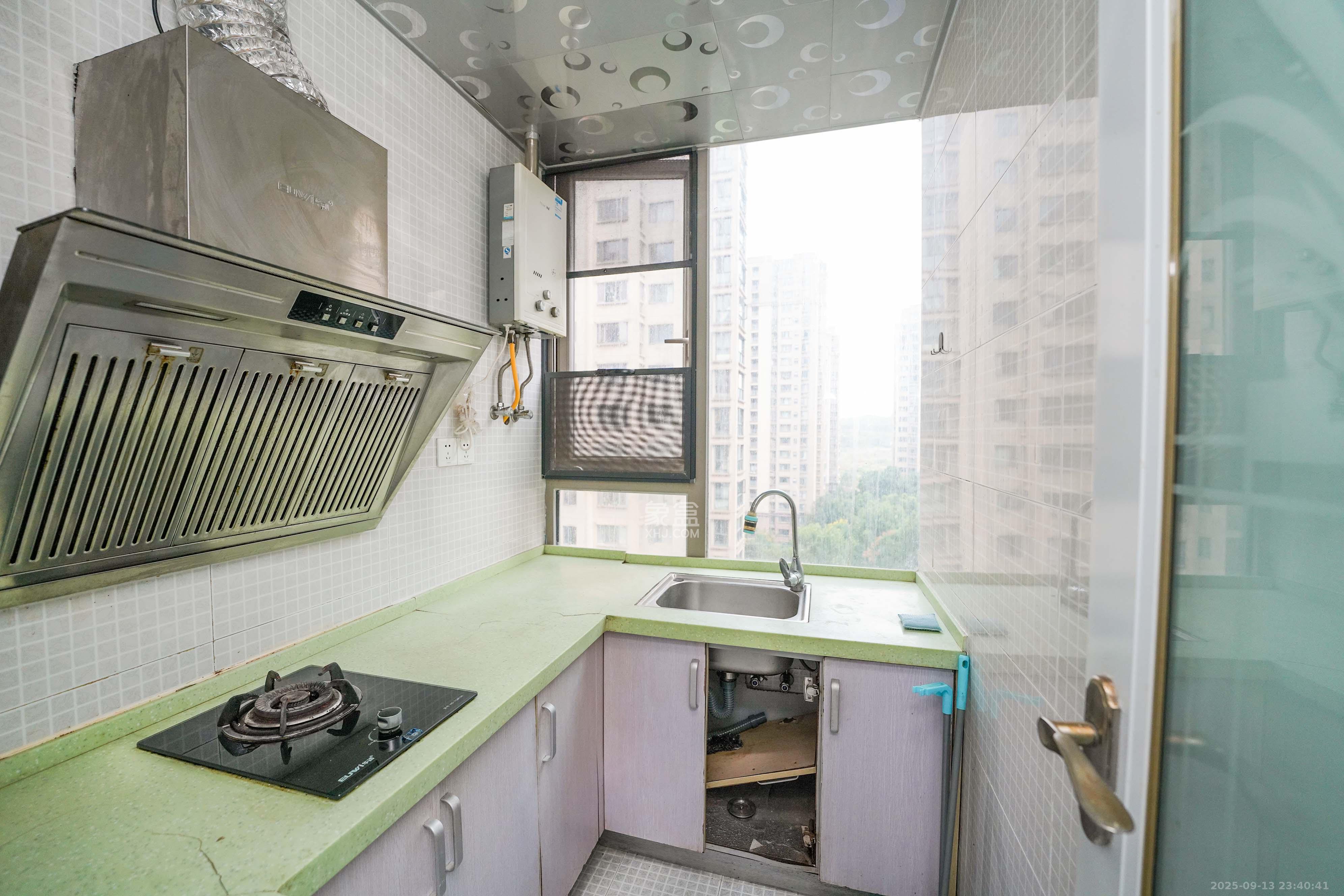 怡海星城  1室1厅1卫    18.0万其他