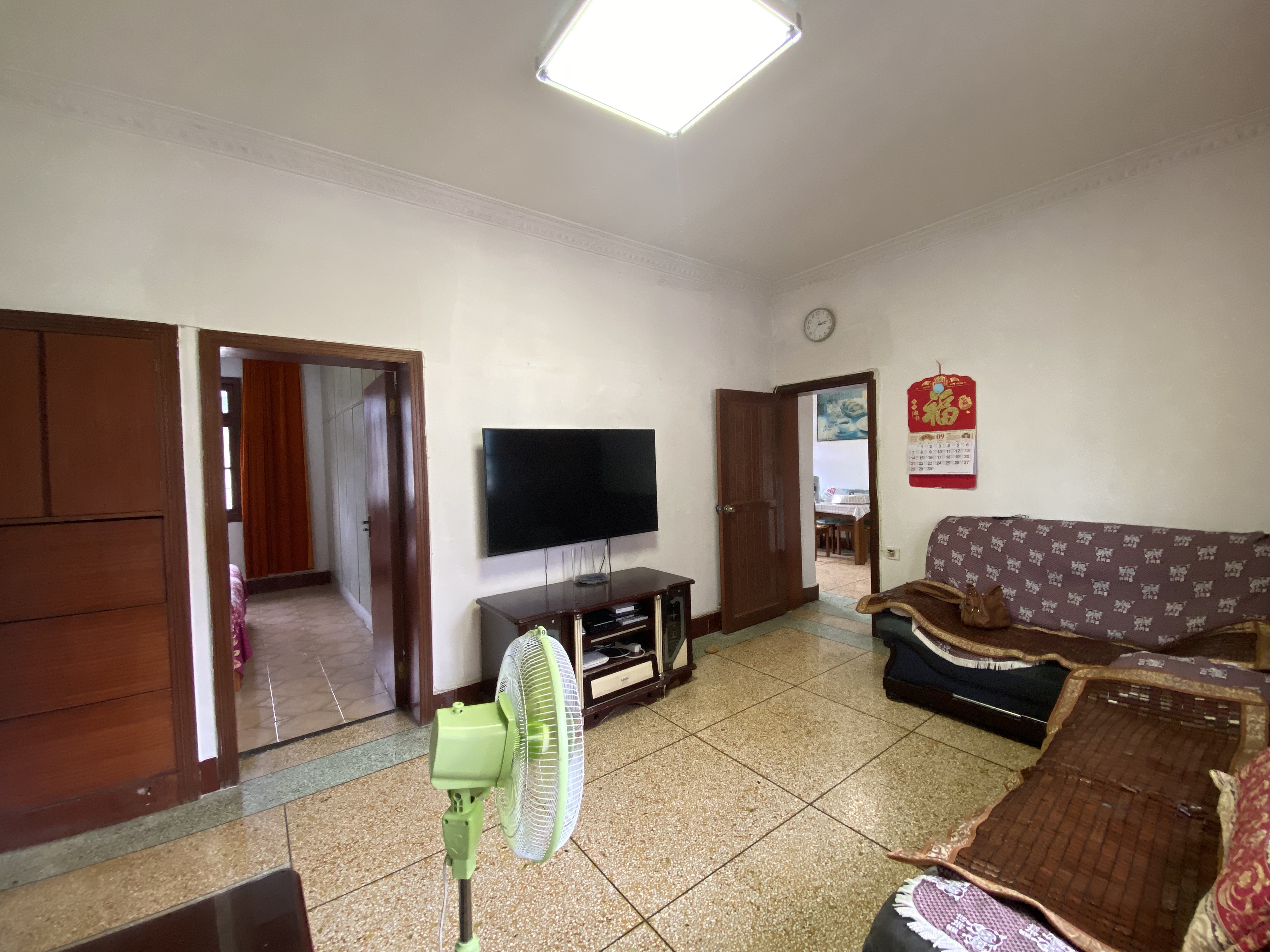 建设银行单位房(海棠社区朝富巷1号) 3室2厅1卫 32.0万 建设银行单位房(海棠社区朝富巷1号) 3室2厅1卫 32.0万室内图