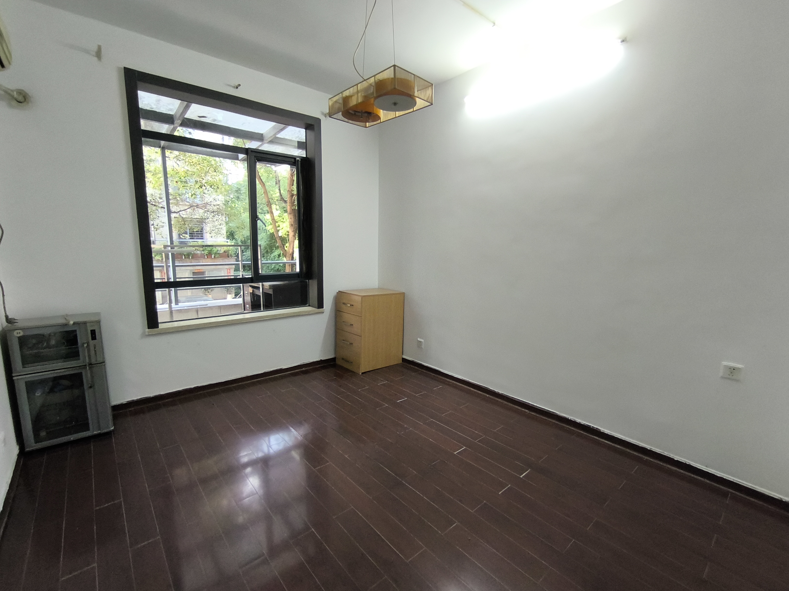 钻石城 1室0厅0卫 4500.0元/月 钻石城 1室0厅0卫 4500.0元/月室内图