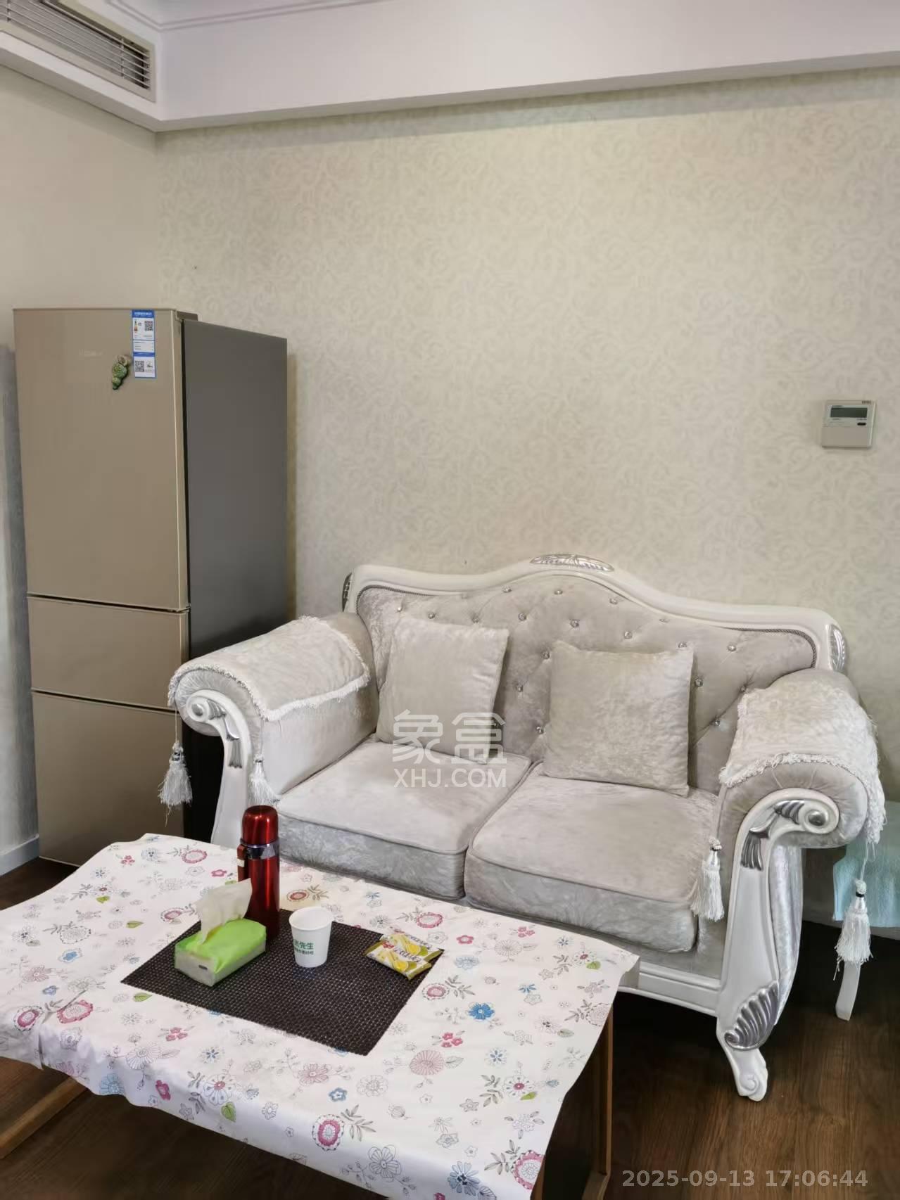 泊富公寓(泊富国际广场) 1室1厅1卫 2500.0元/月 泊富公寓(泊富国际广场) 1室1厅1卫 2500.0元/月室内图