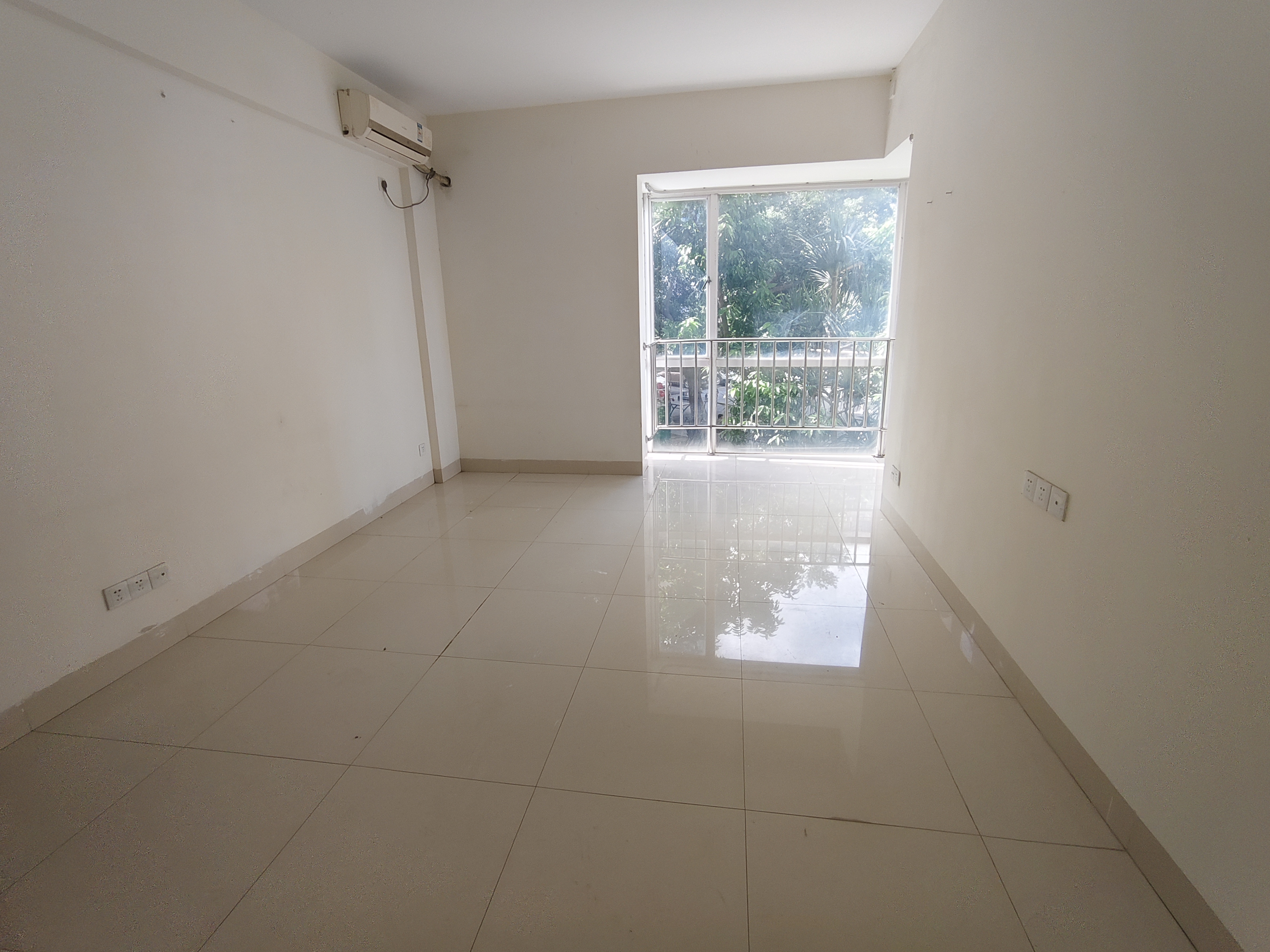 昌茂花园 3室2厅2卫 3600.0元/月 昌茂花园 3室2厅2卫 3600.0元/月室内图