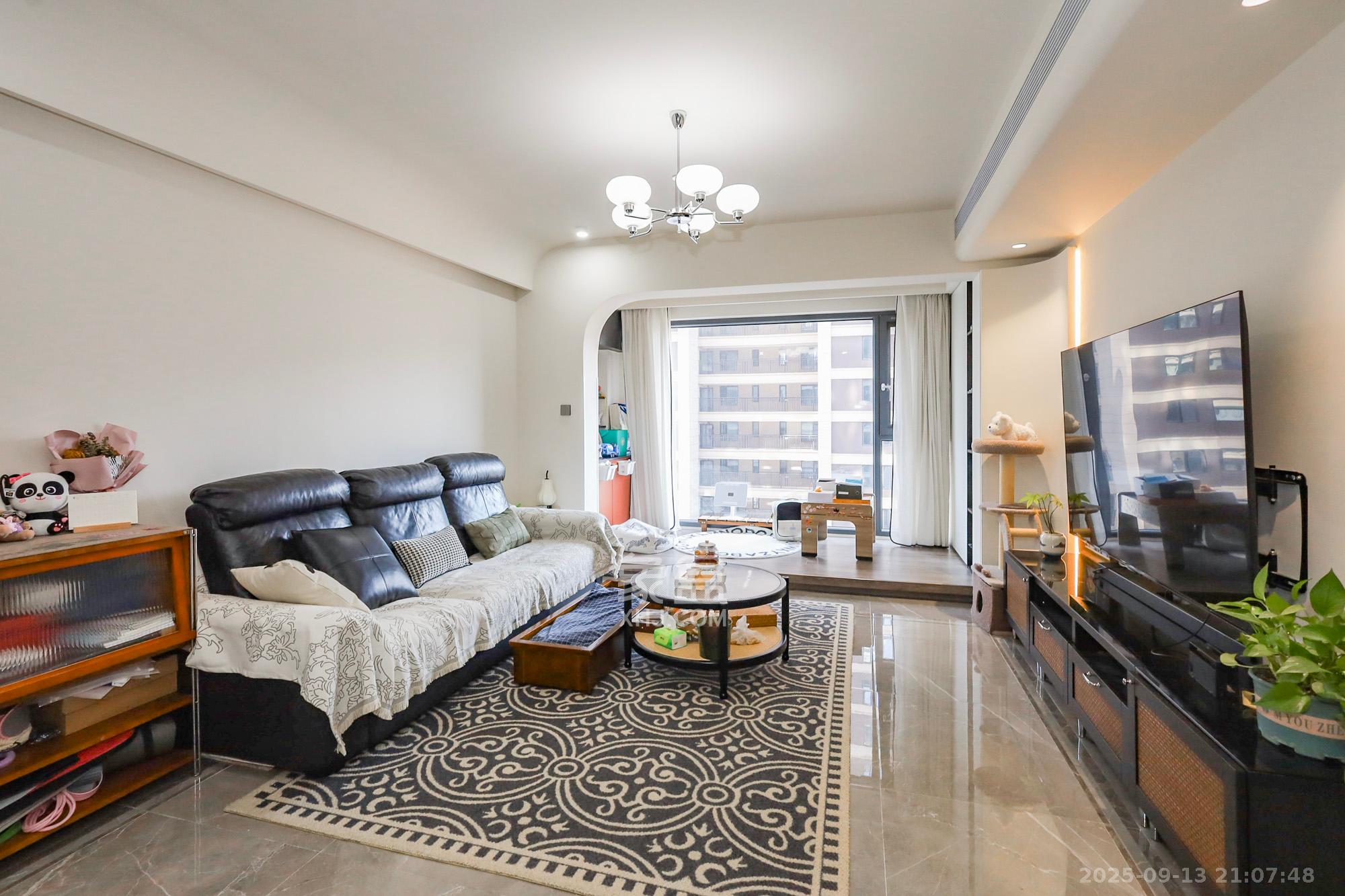 金茂建发泊悦  4室2厅2卫    199.0万