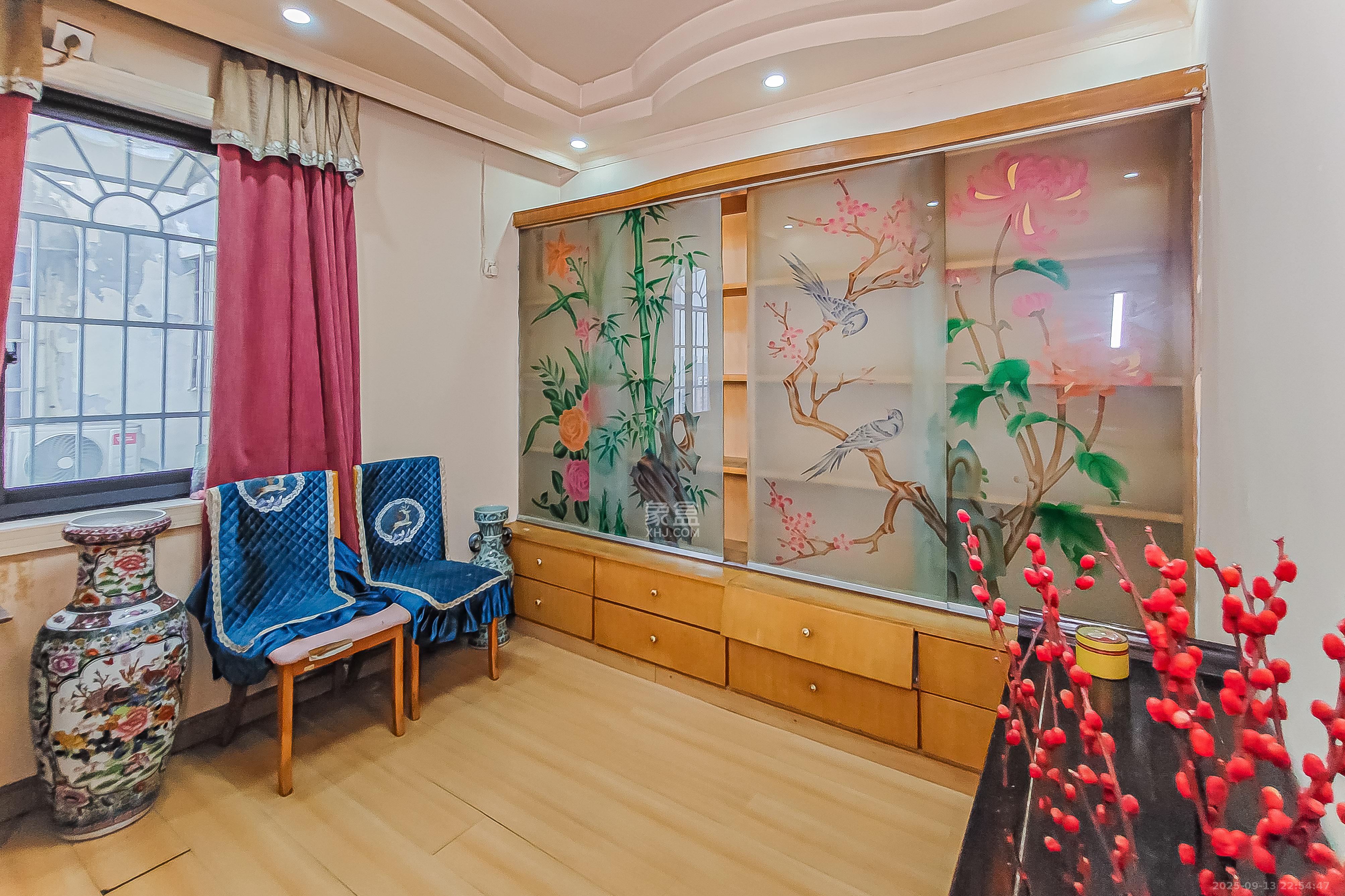 湘凯石化大厦  4室2厅2卫    140.0万 湘凯石化大厦  4室2厅2卫    140.0万卧室