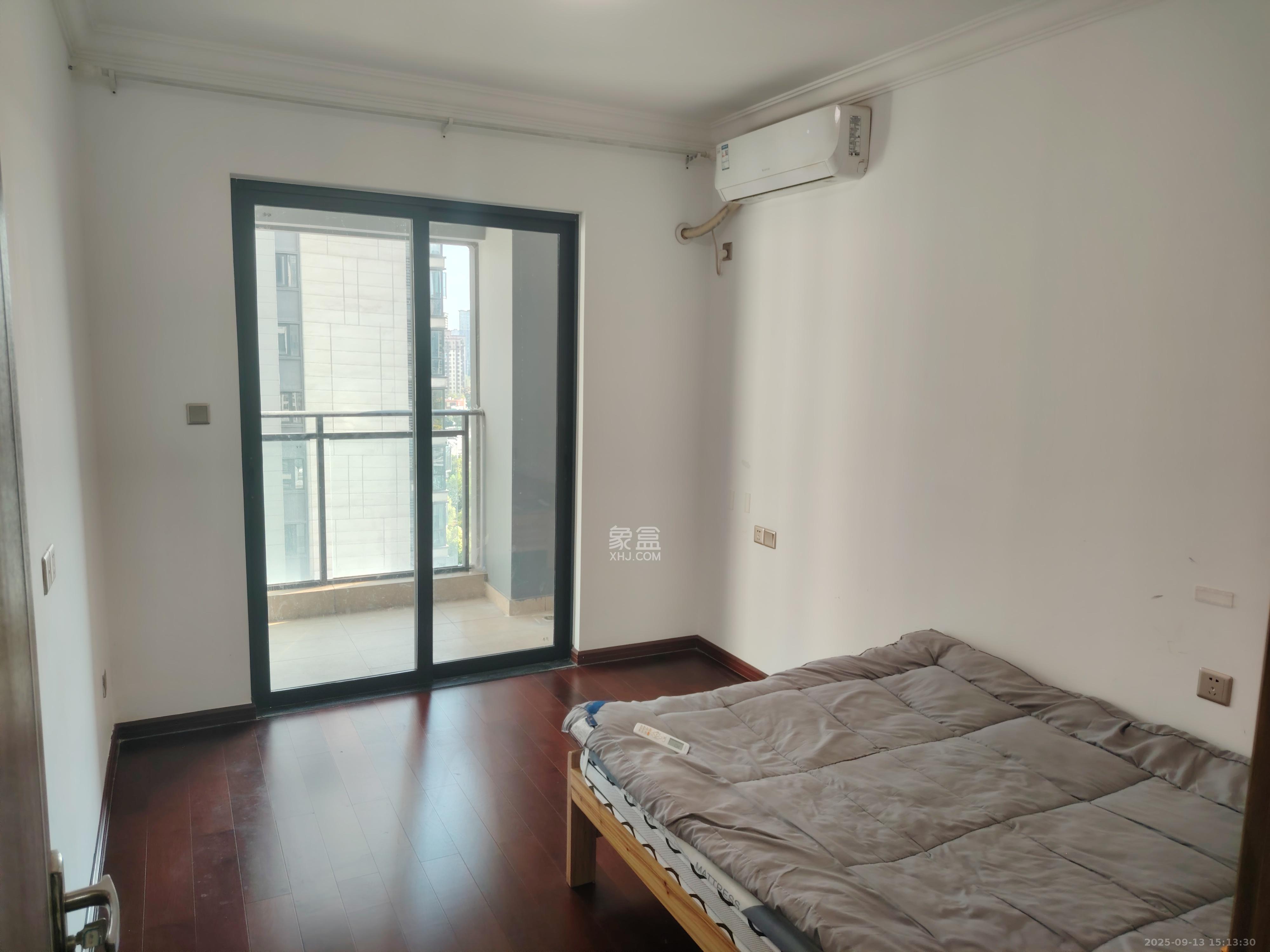 中海阅江府  4室2厅2卫    4500.0元/月 中海阅江府  4室2厅2卫    4500.0元/月室内图