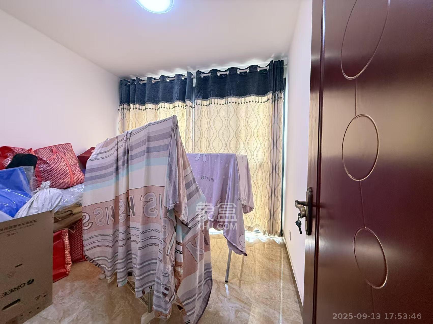 盛地尊域 4室2厅2卫 2000.0元/月 盛地尊域 4室2厅2卫 2000.0元/月室内图