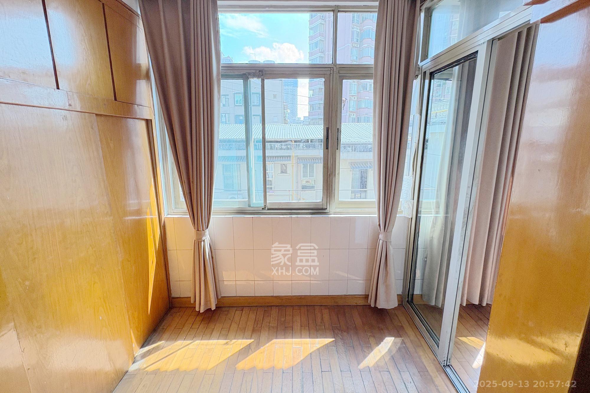 湖南省机械局宿舍（东茅街30号）  2室2厅1卫    68.0万阳台