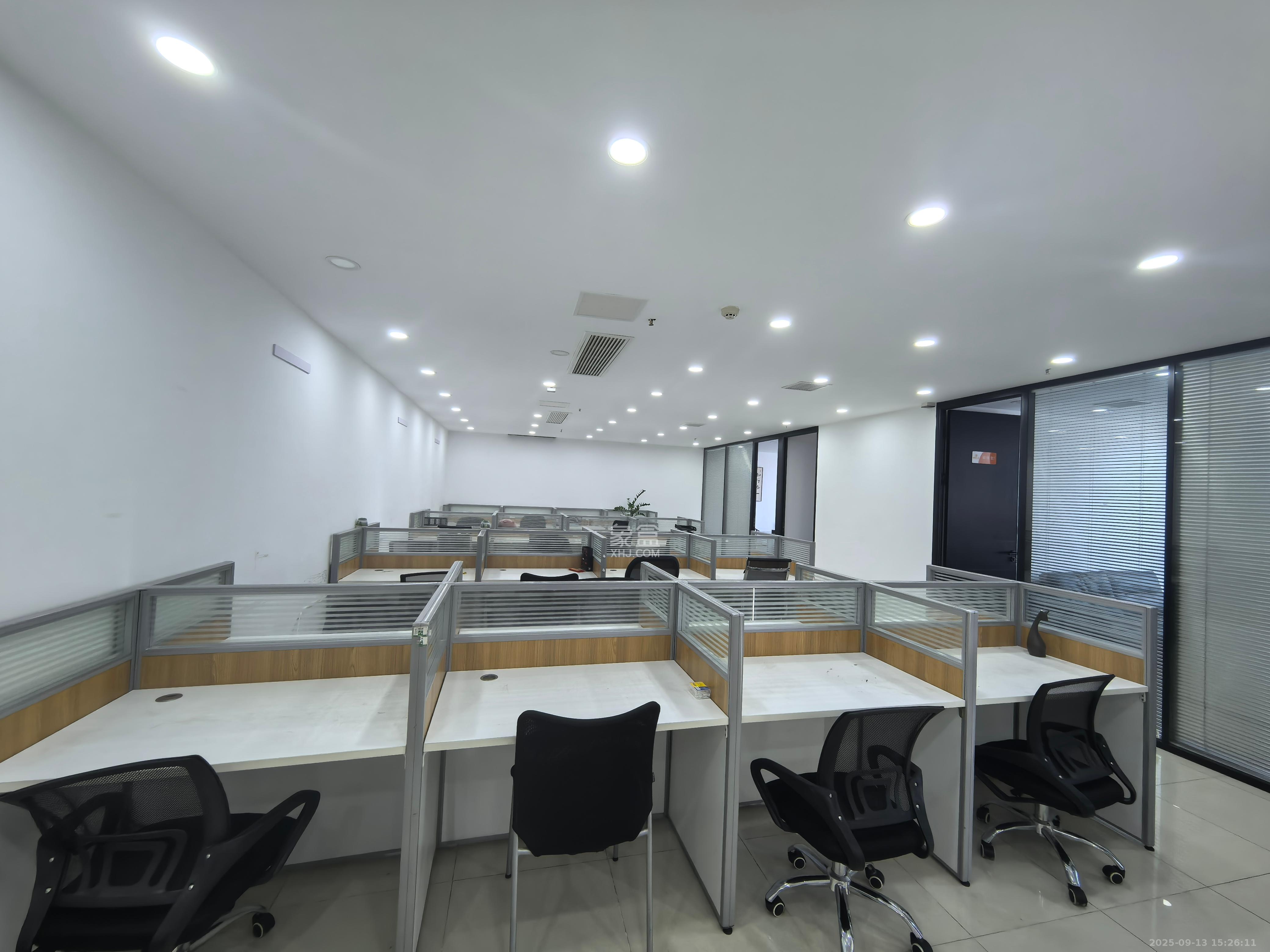 万达广场   228.0㎡      10000.0元/月室内图