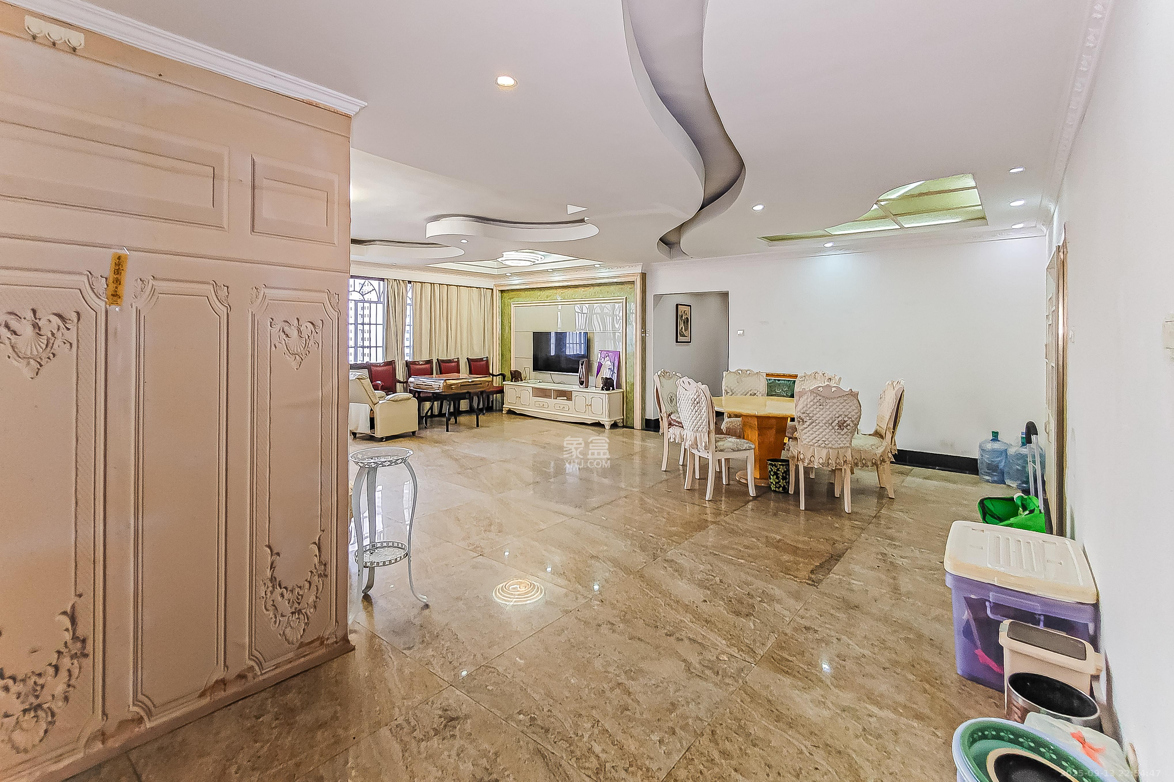 湘凯石化大厦  4室2厅2卫    140.0万 湘凯石化大厦  4室2厅2卫    140.0万客厅