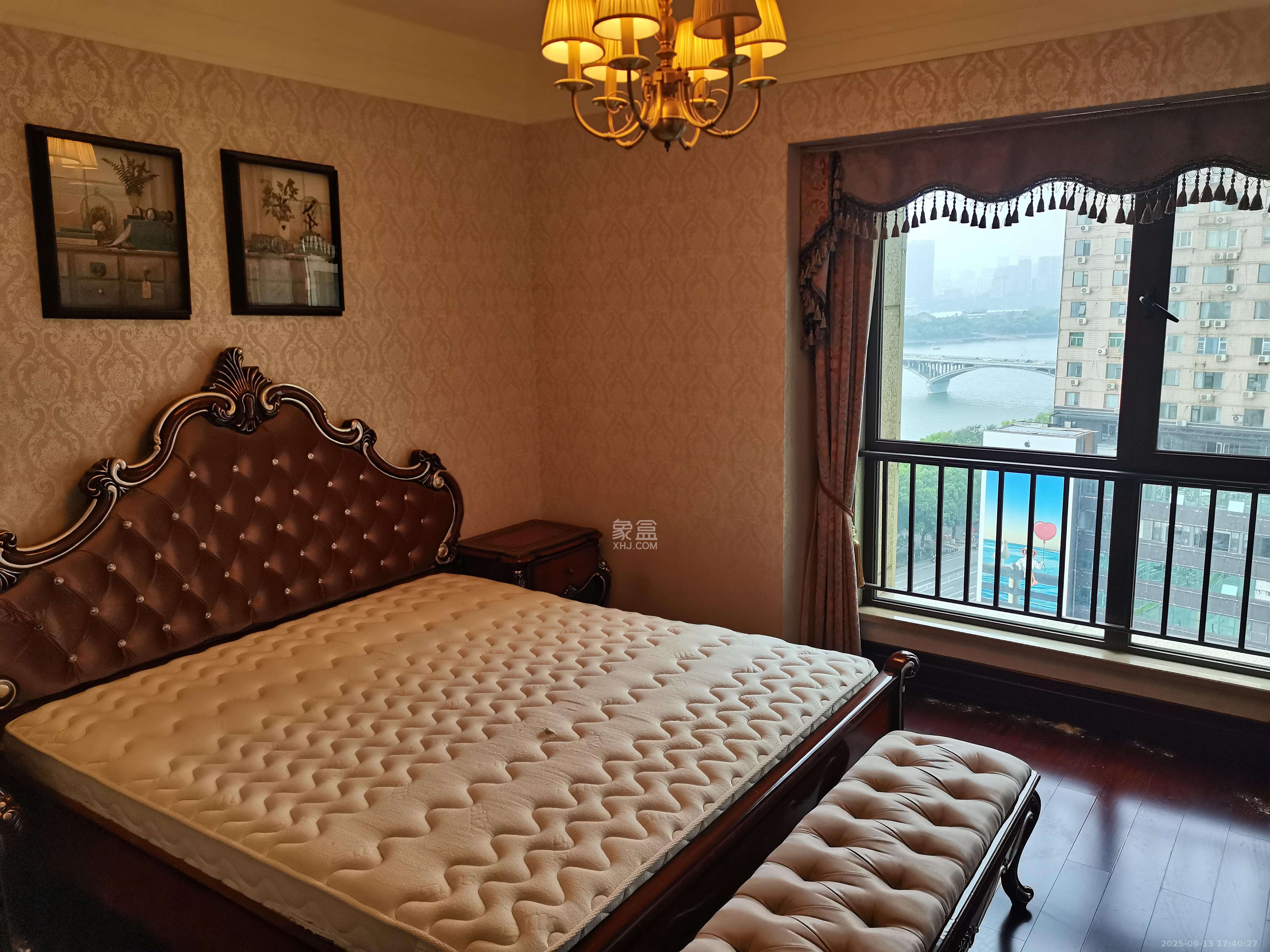 华远华中心  5室2厅2卫    18000.0元/月室内图