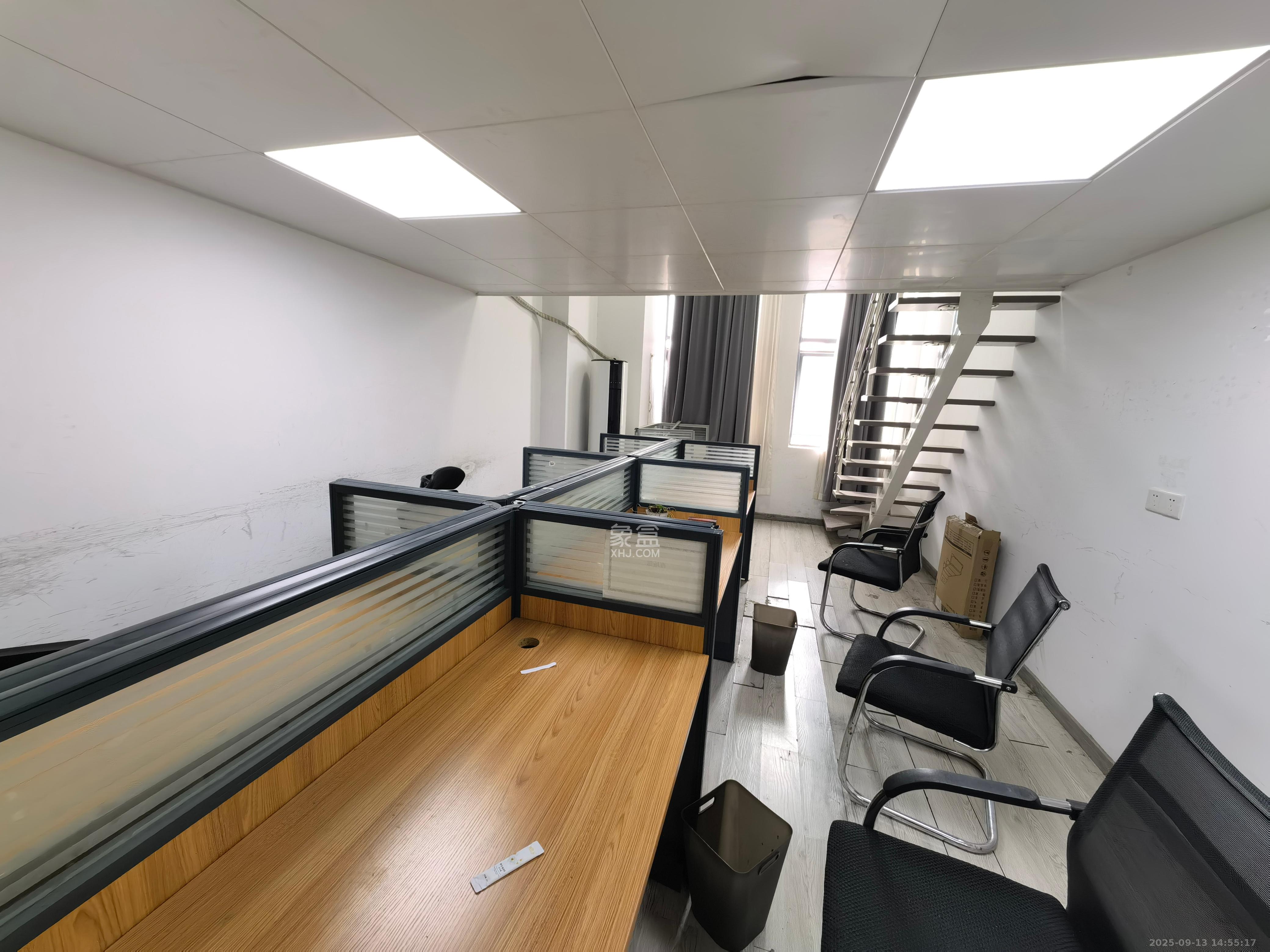 华润置地广场二期 2室1厅1卫 1700.0元/月 华润置地广场二期 2室1厅1卫 1700.0元/月室内图