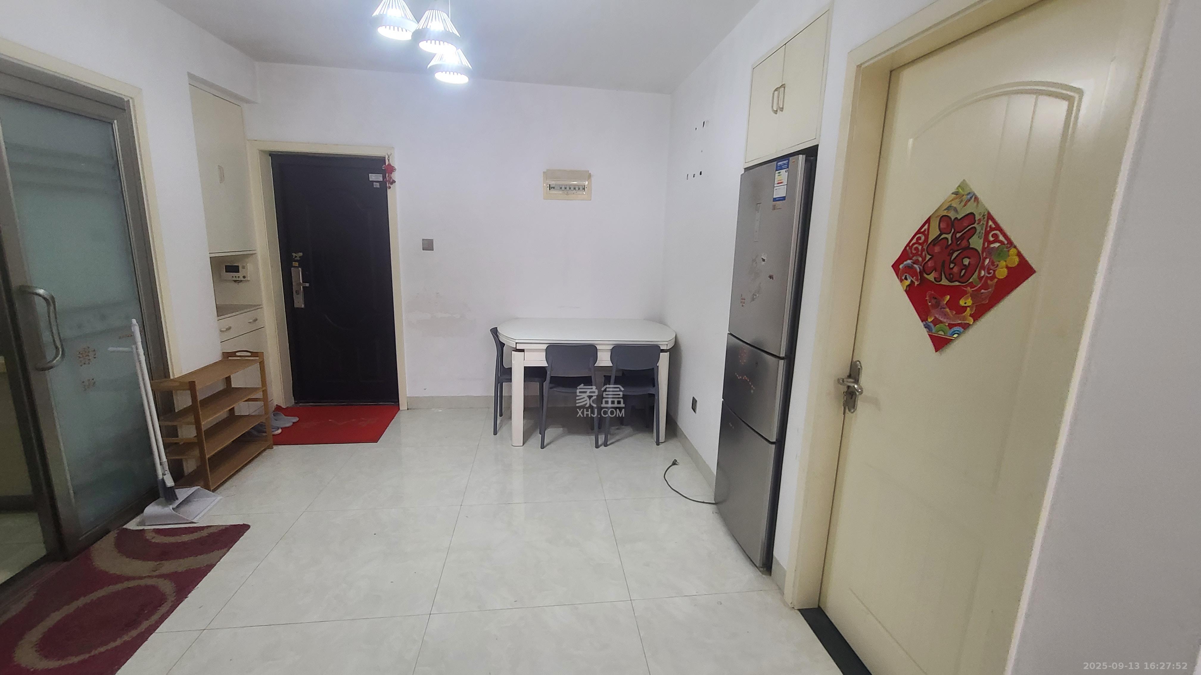 丽发新城 2室2厅1卫 1600.0元/月 丽发新城 2室2厅1卫 1600.0元/月室内图