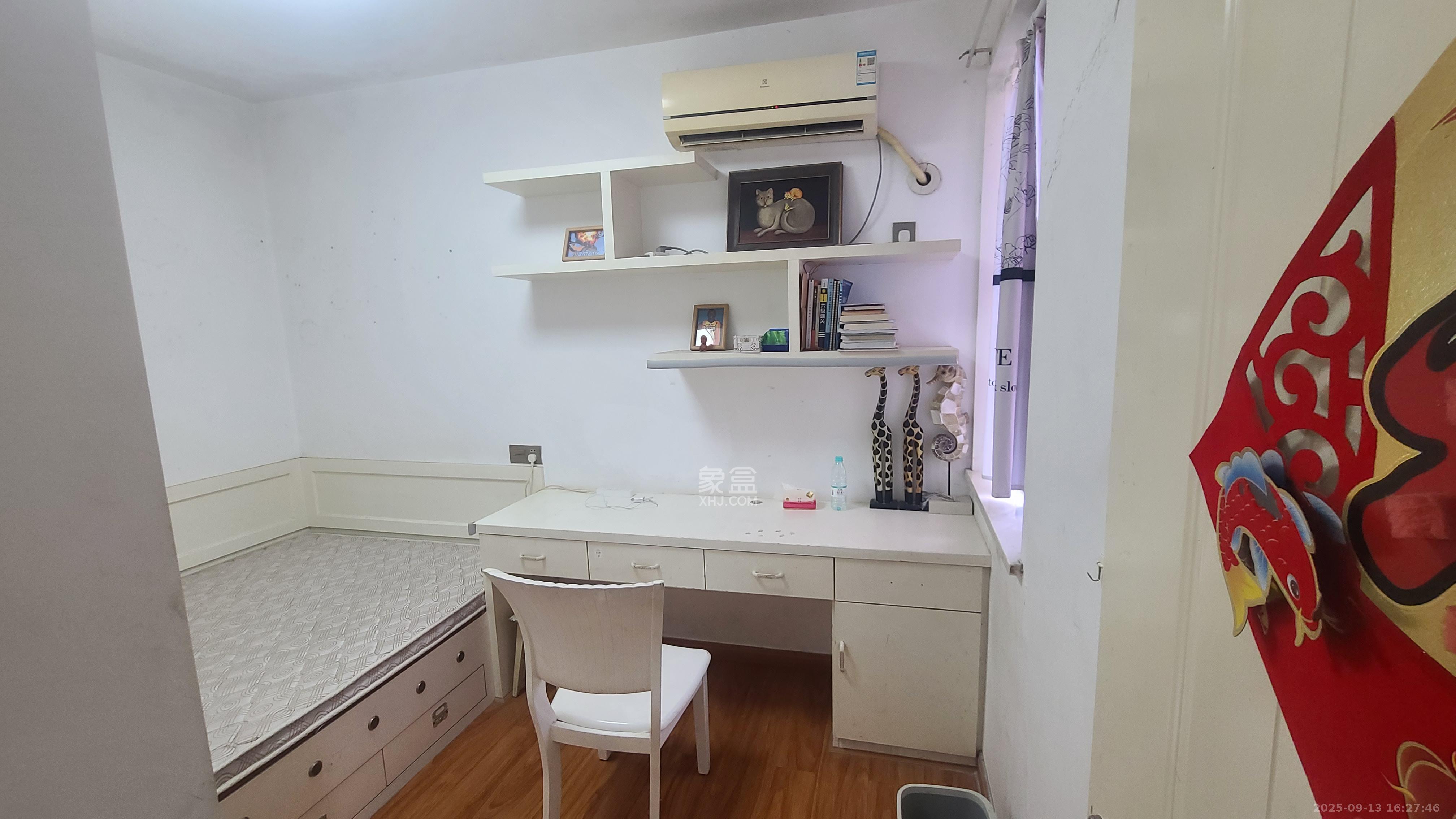 丽发新城 2室2厅1卫 1600.0元/月 丽发新城 2室2厅1卫 1600.0元/月室内图