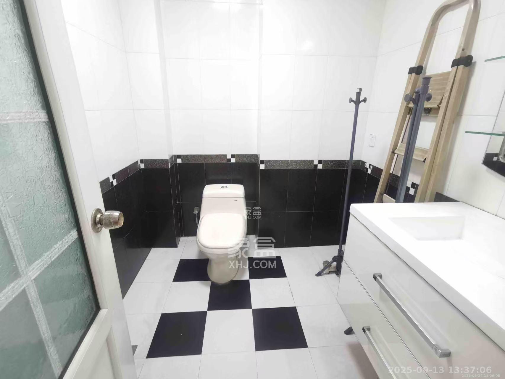 咸嘉新村嘉旺苑  3室2厅2卫    2300.0元/月室内图