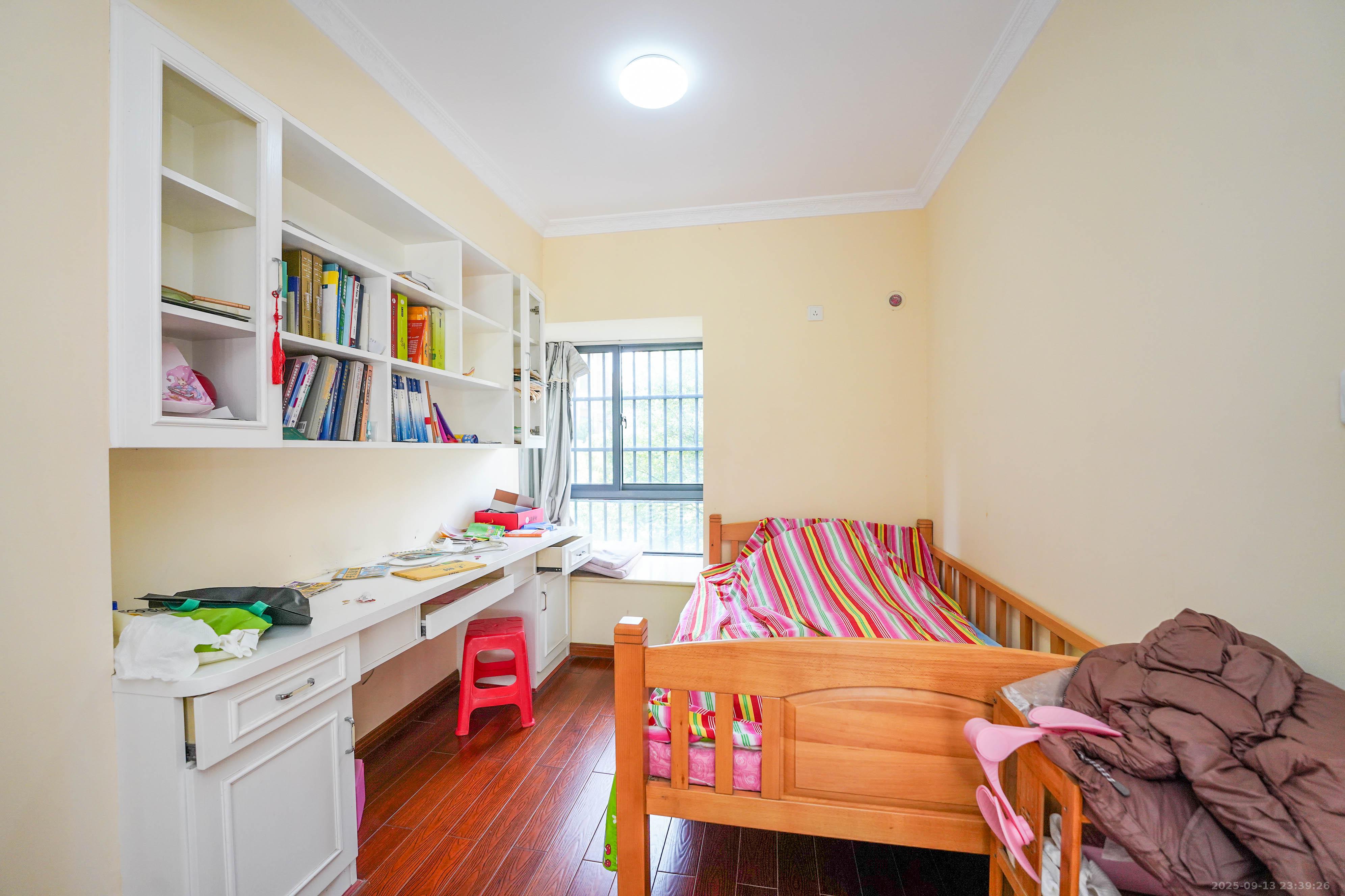 五矿紫湖香醍  1室2厅2卫    132.8万 五矿紫湖香醍  1室2厅2卫    132.8万卧室