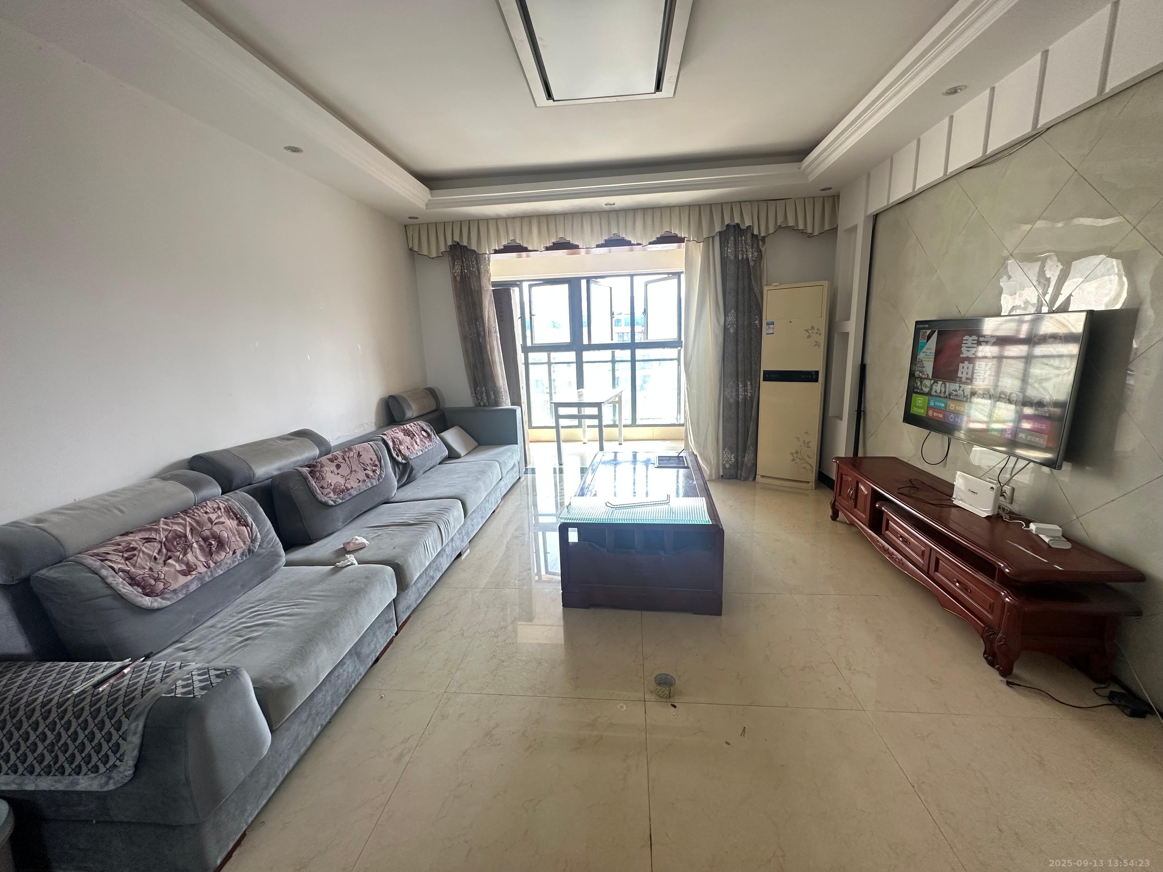 奥克斯广场 3室2厅2卫 3800.0元/月 奥克斯广场 3室2厅2卫 3800.0元/月室内图