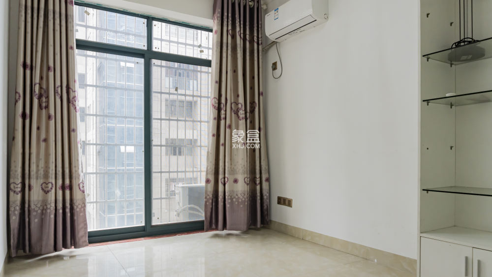 云顶上品 4室2厅2卫 2000.0元/月 云顶上品 4室2厅2卫 2000.0元/月室内图