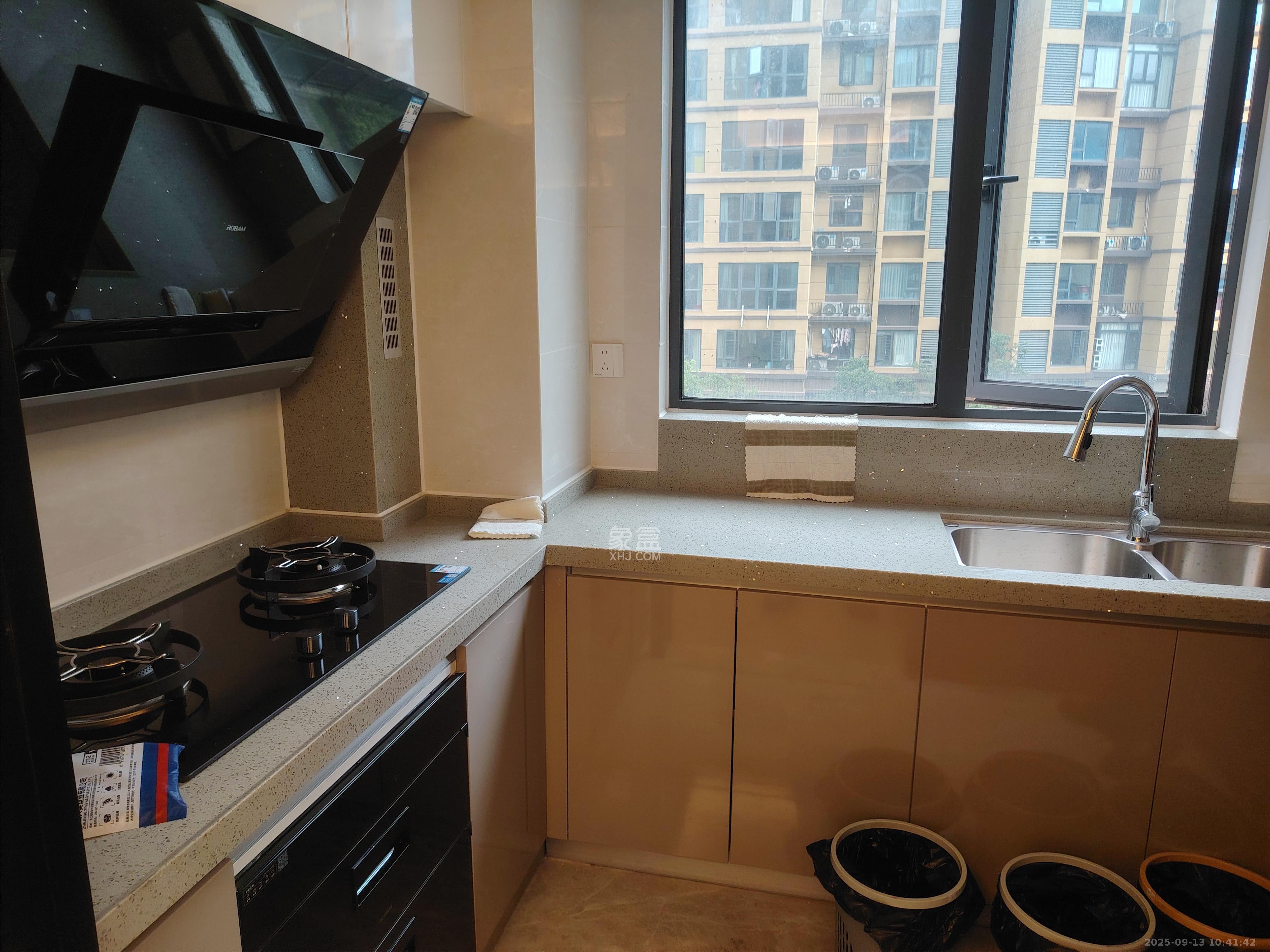 澳海月亮湾 4室2厅2卫 2000.0元/月 澳海月亮湾 4室2厅2卫 2000.0元/月室内图