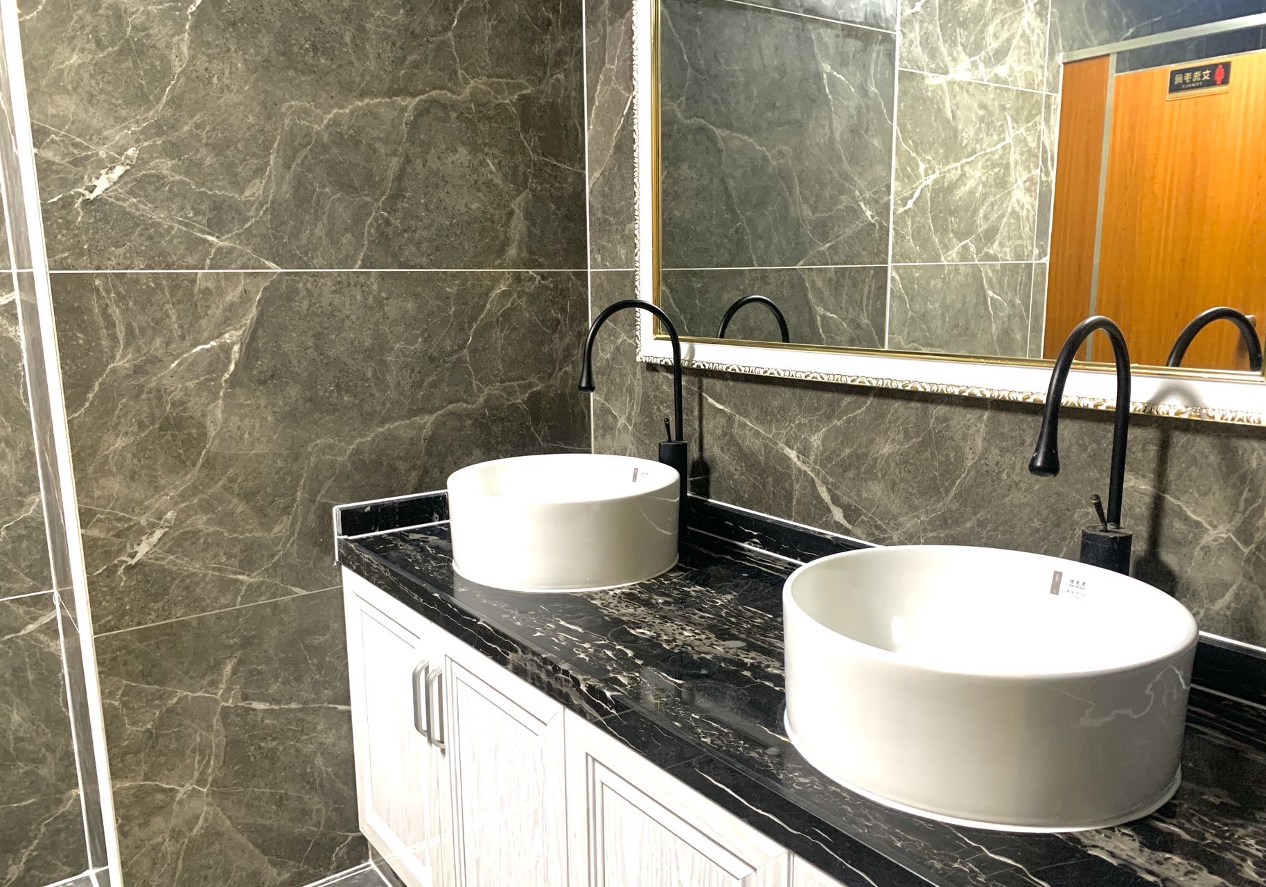 海航豪庭南苑 4室2厅3卫 570.0万 海航豪庭南苑 4室2厅3卫 570.0万室内图