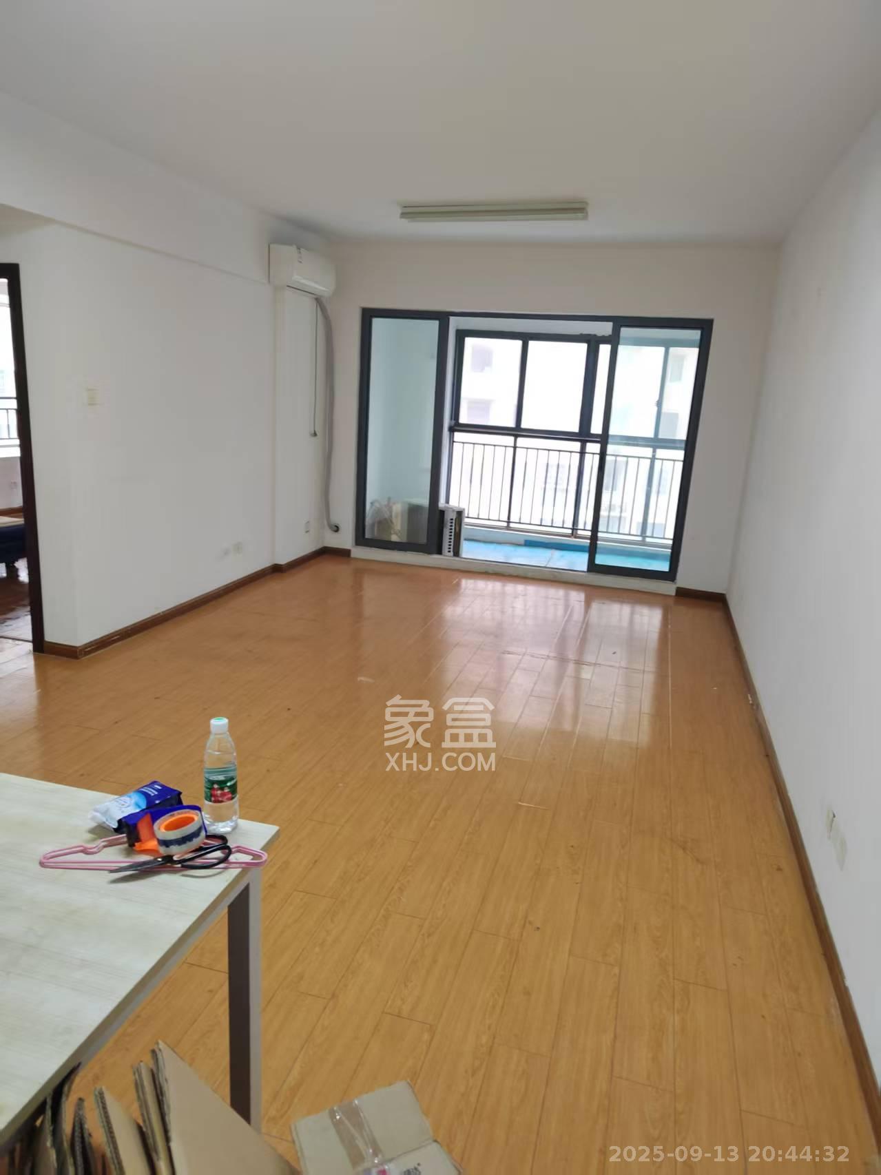 卓越蔚蓝海岸二期 2室2厅1卫 1500.0元/月 卓越蔚蓝海岸二期 2室2厅1卫 1500.0元/月室内图